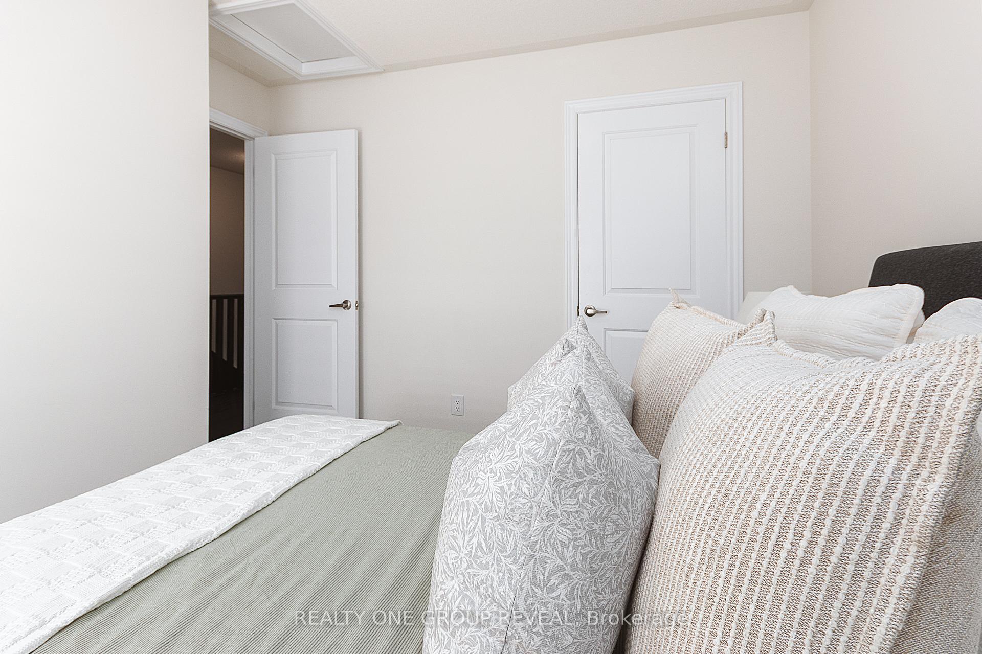 Photo 21 of 9 Morrison Crescent, Whitby, Rural Whitby — HOMEH