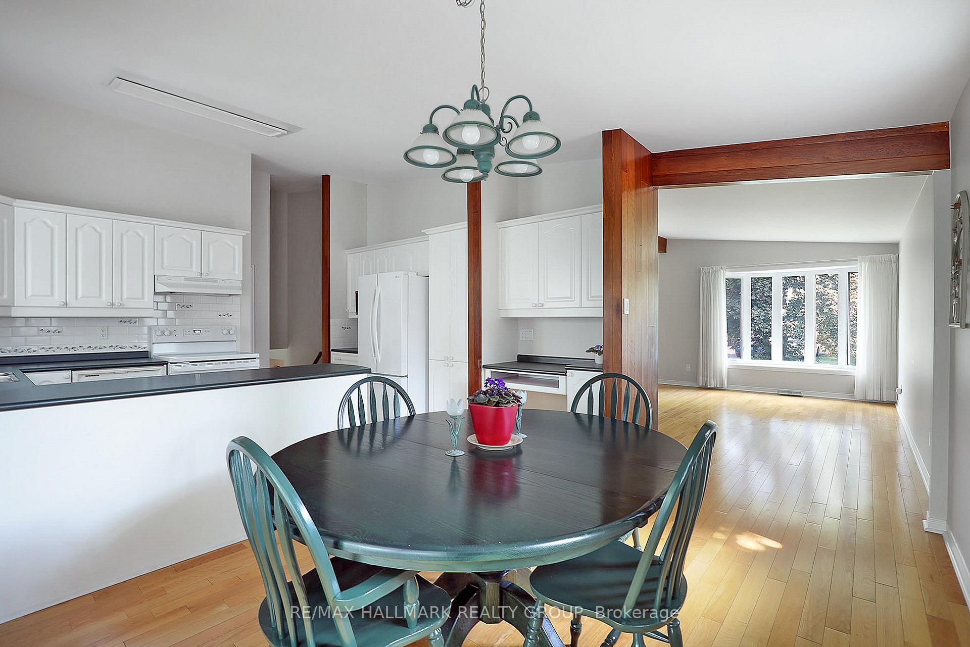 Photo 3 of 1252 Bonnie Crescent, Ottawa, Copeland Park — HOMEH