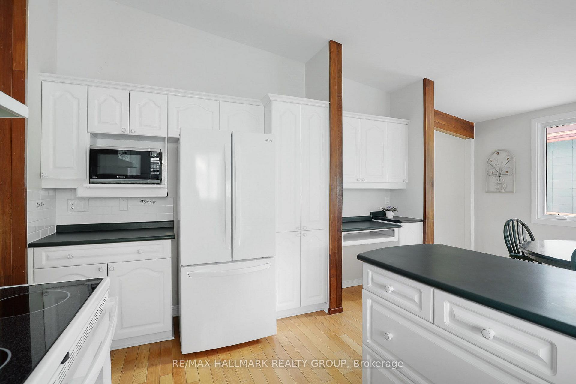 Photo 14 of 1252 Bonnie Crescent, Ottawa, Copeland Park — HOMEH