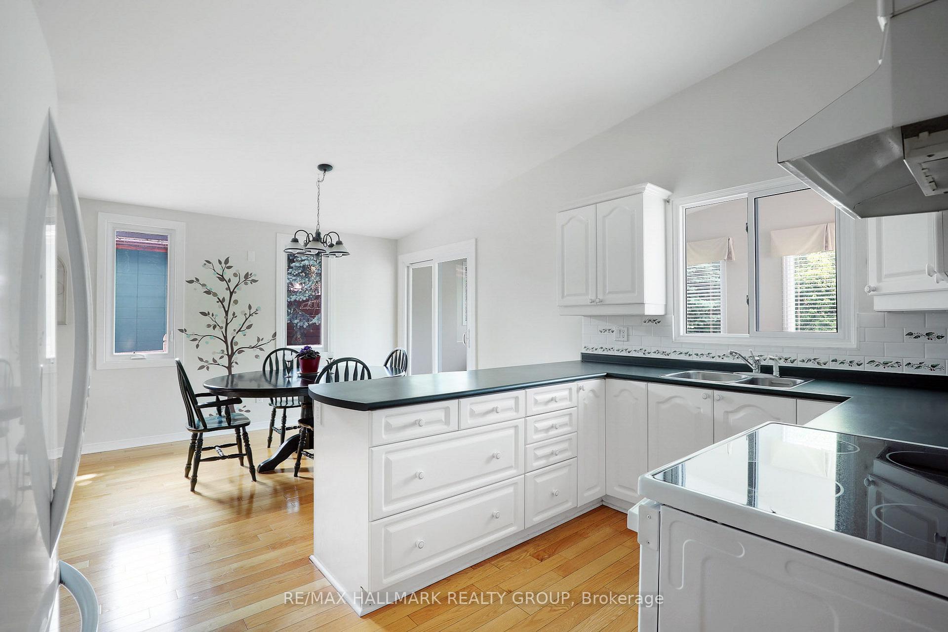 Photo 21 of 1252 Bonnie Crescent, Ottawa, Copeland Park — HOMEH