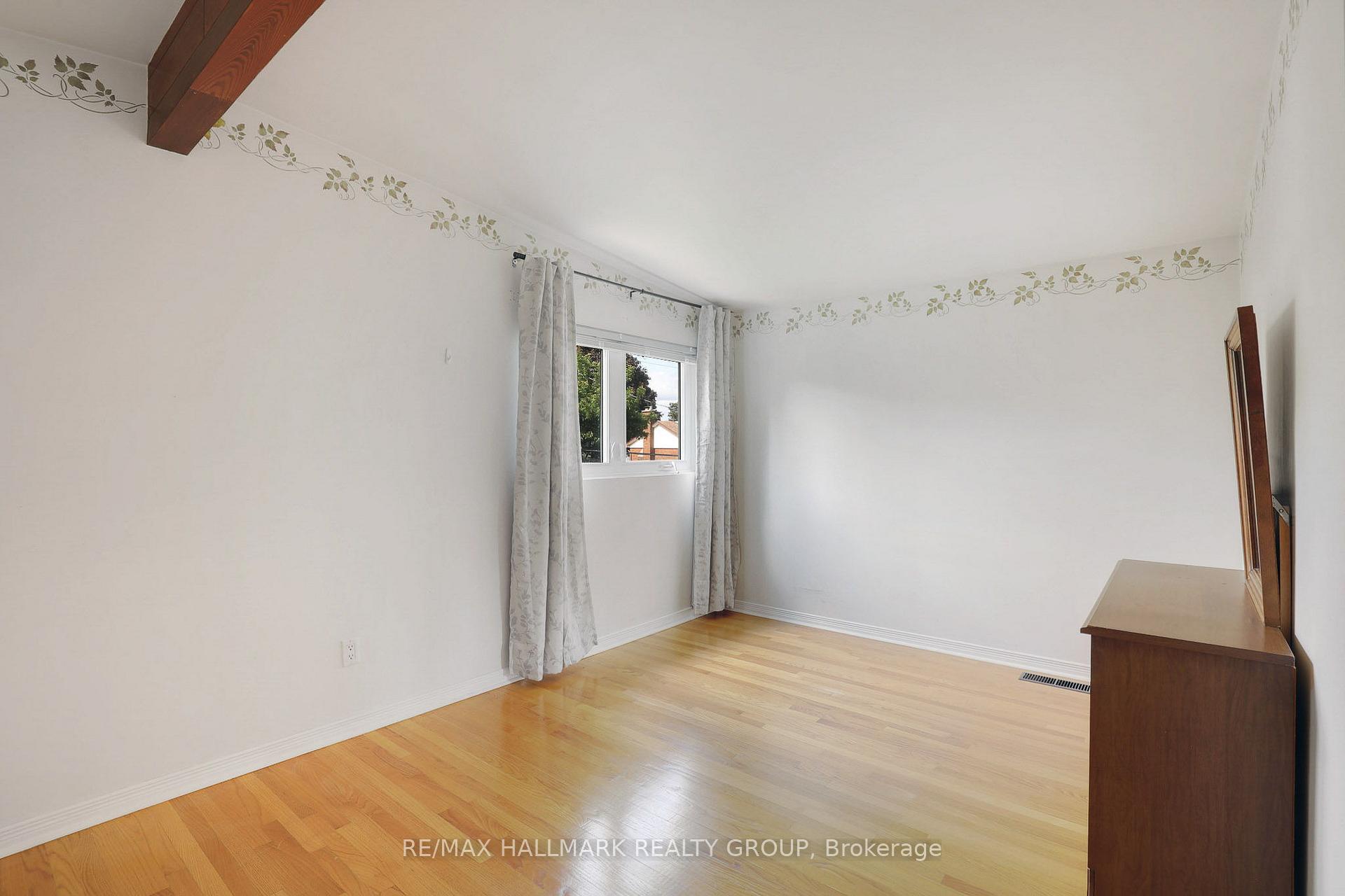 Photo 5 of 1252 Bonnie Crescent, Ottawa, Copeland Park — HOMEH