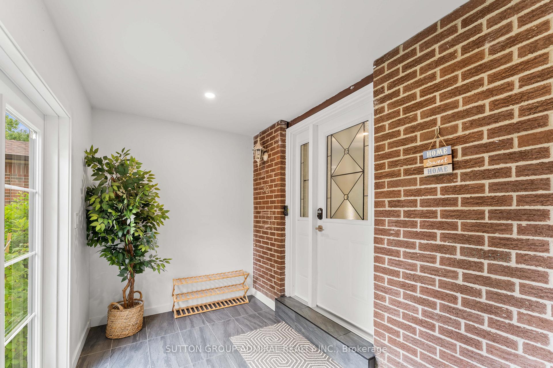 Photo 4 of 30 Fraser Street, Markham, Aileen-Willowbrook — HOMEH