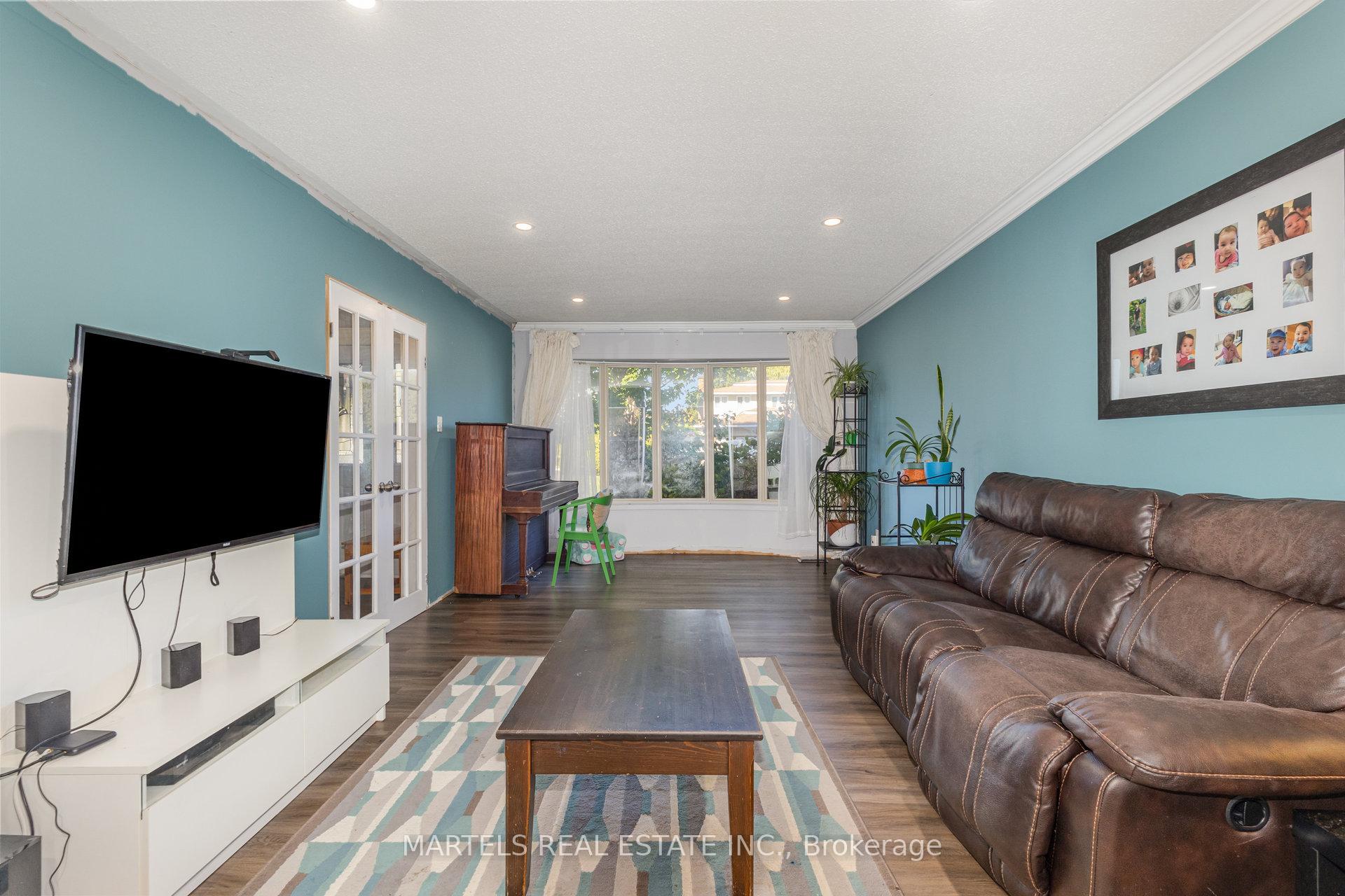 Photo 5 of 6322 Friar Gate, Ottawa, Convent Glen South — HOMEH