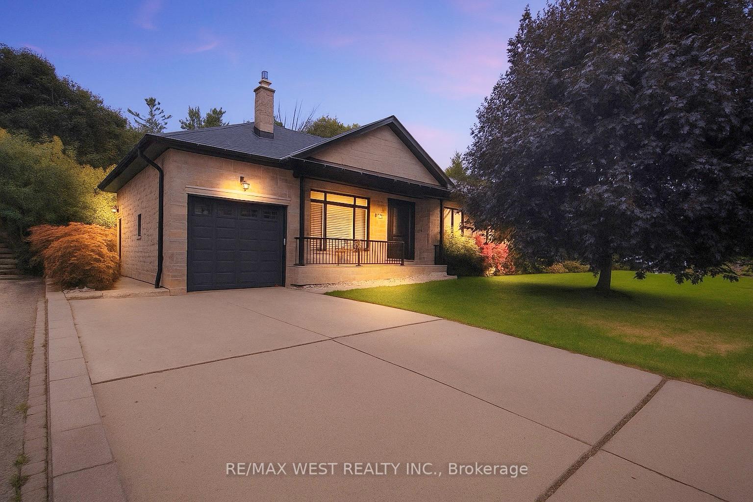 Photo 1 of 30 Goodman Crescent, Vaughan, Maple — HOMEH