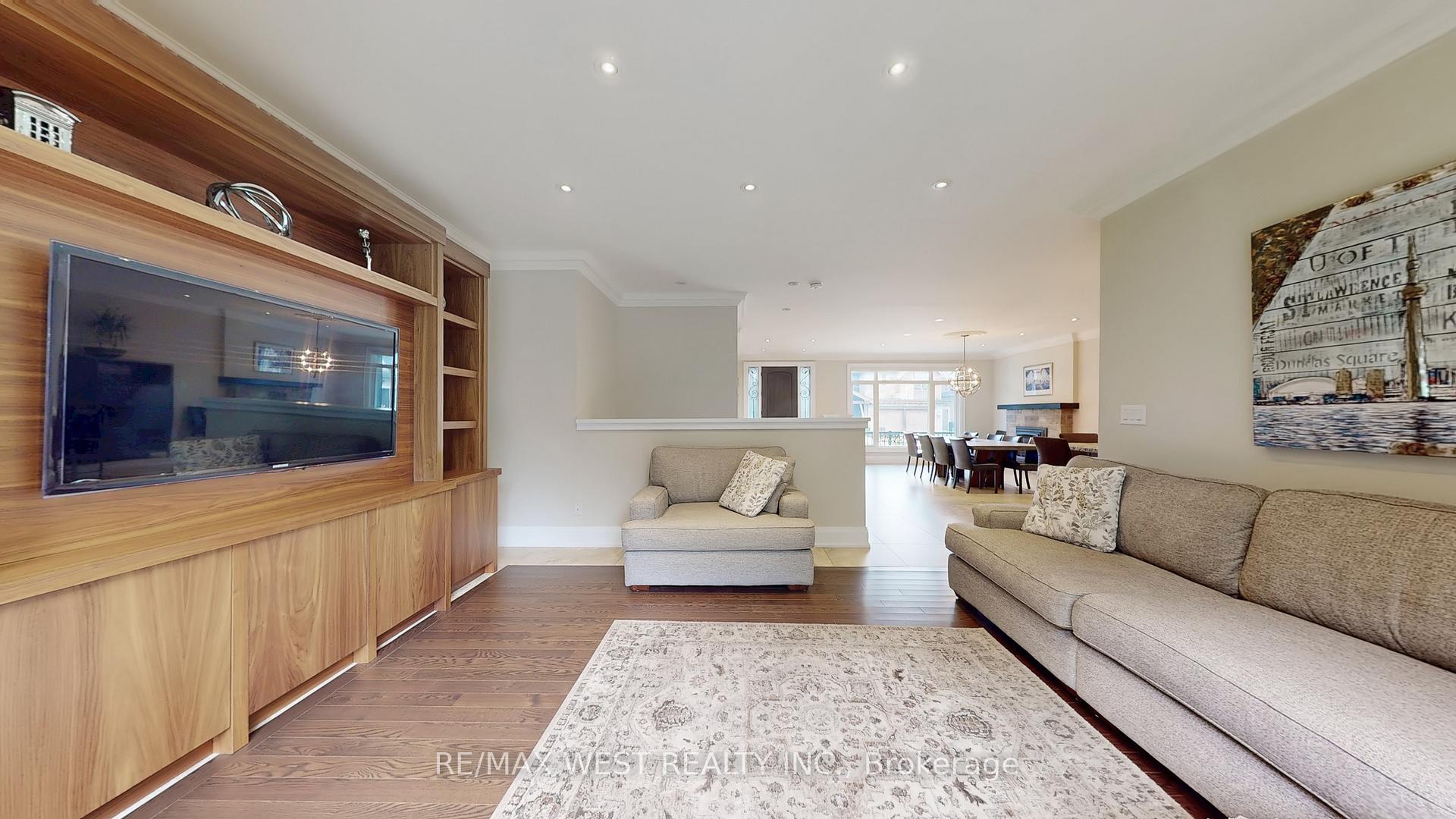 Photo 13 of 30 Goodman Crescent, Vaughan, Maple — HOMEH