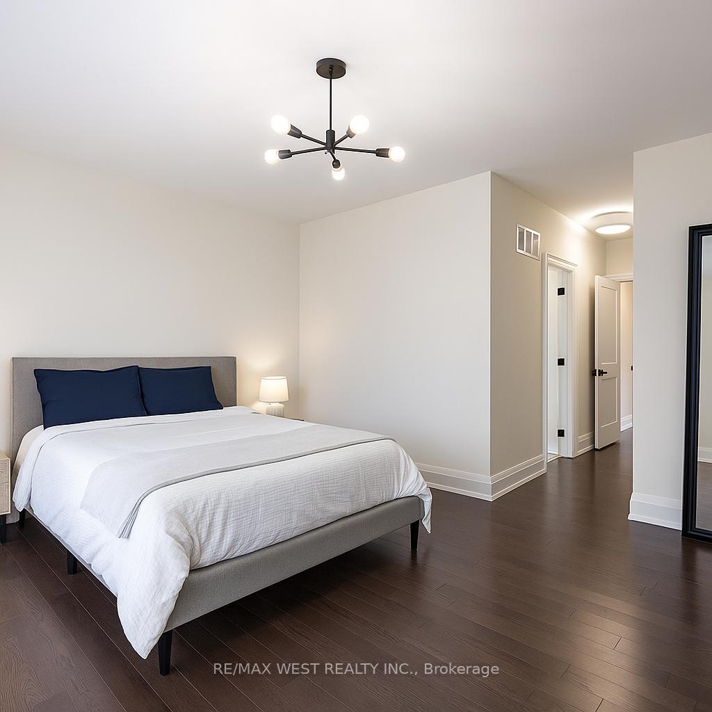 Photo 18 of 30 Goodman Crescent, Vaughan, Maple — HOMEH