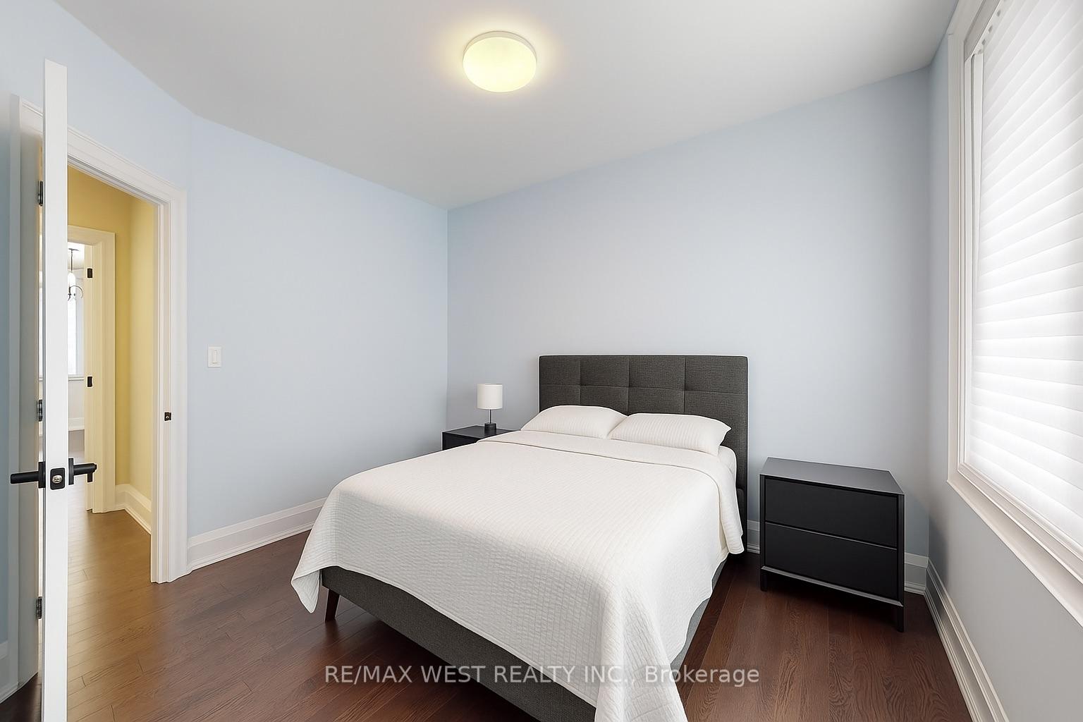 Photo 5 of 30 Goodman Crescent, Vaughan, Maple — HOMEH