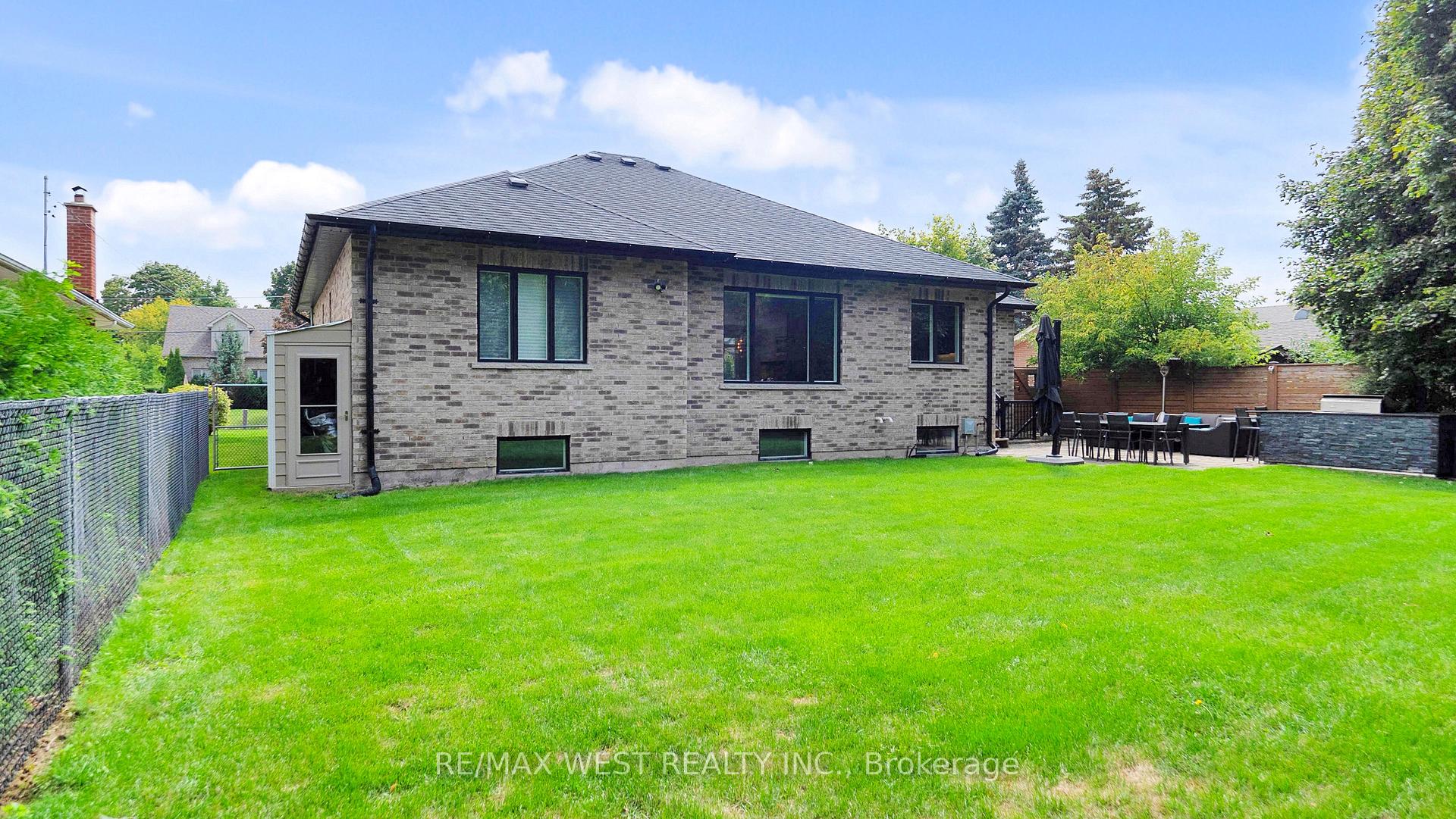 Photo 11 of 30 Goodman Crescent, Vaughan, Maple — HOMEH