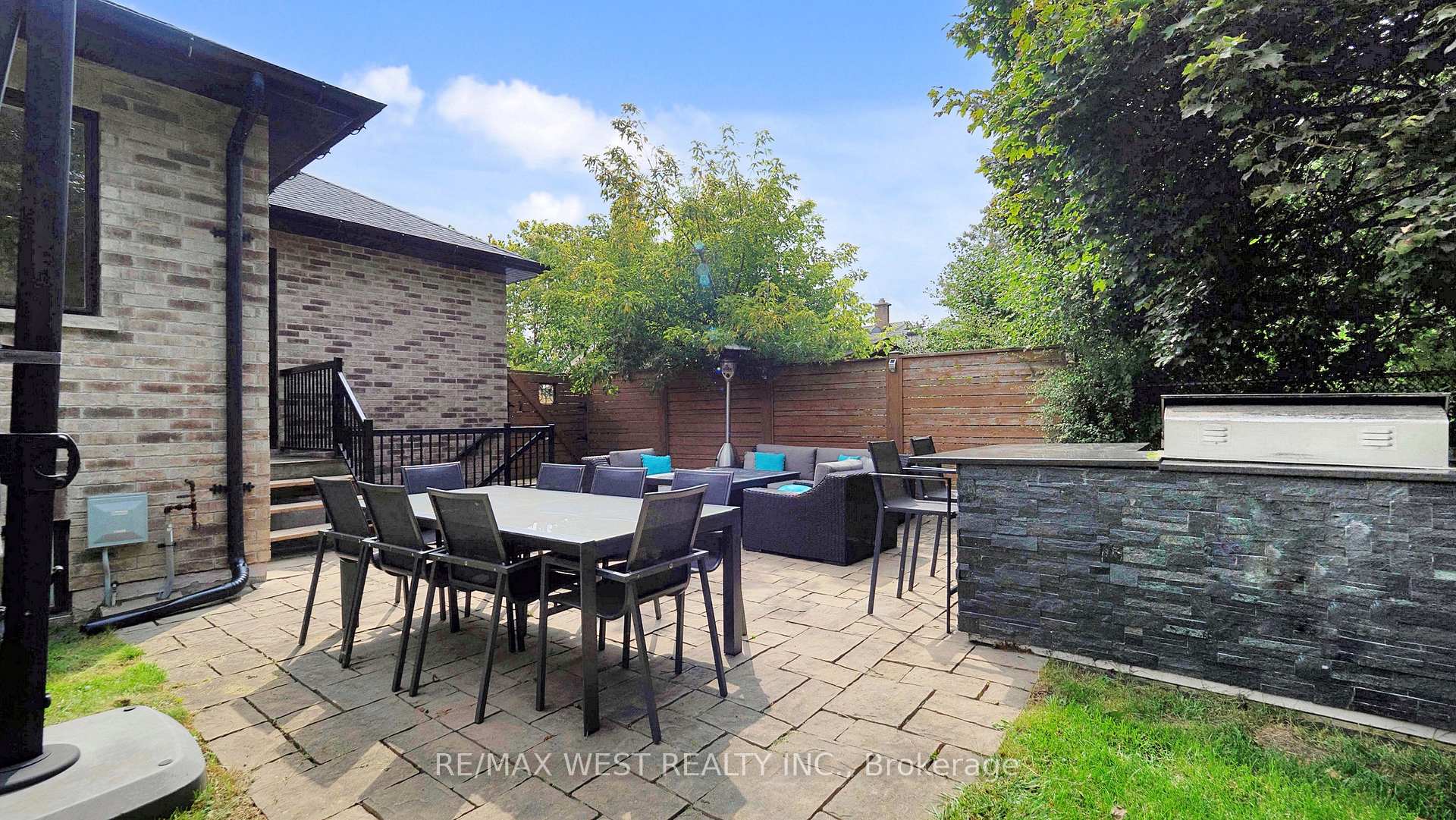 Photo 7 of 30 Goodman Crescent, Vaughan, Maple — HOMEH