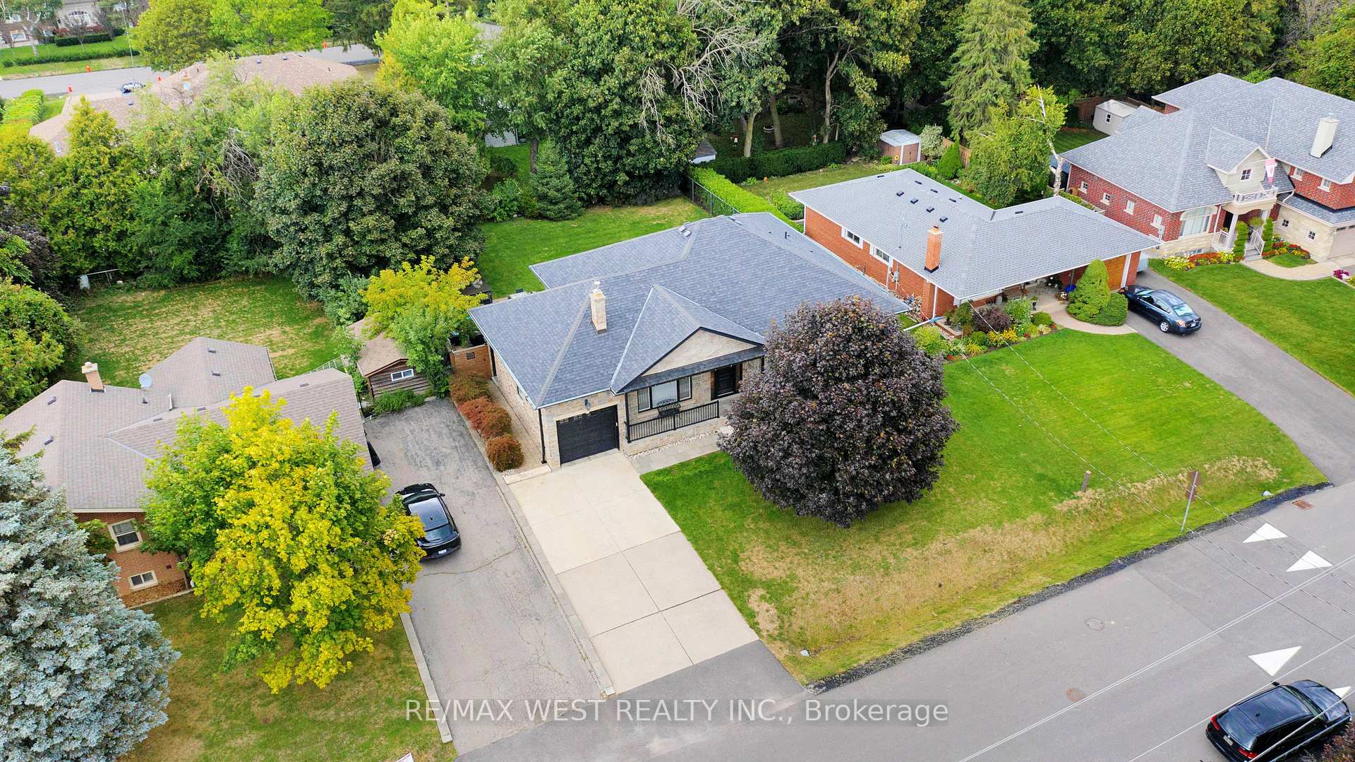 Photo 9 of 30 Goodman Crescent, Vaughan, Maple — HOMEH