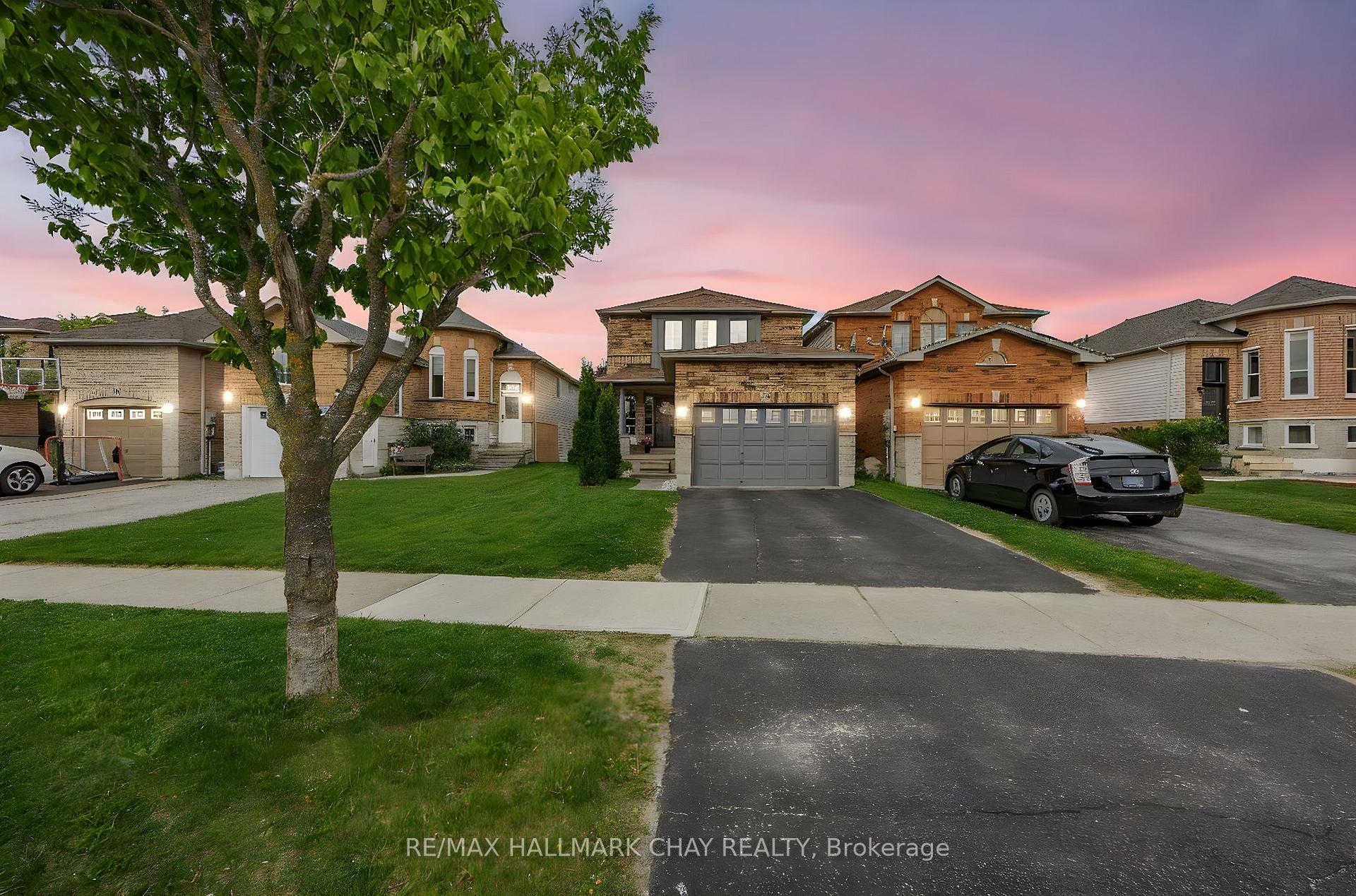 Photo 2 of 20 Basswood Drive, Barrie, Holly — HOMEH