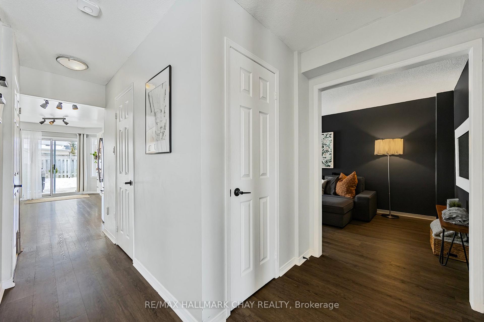 Photo 5 of 20 Basswood Drive, Barrie, Holly — HOMEH