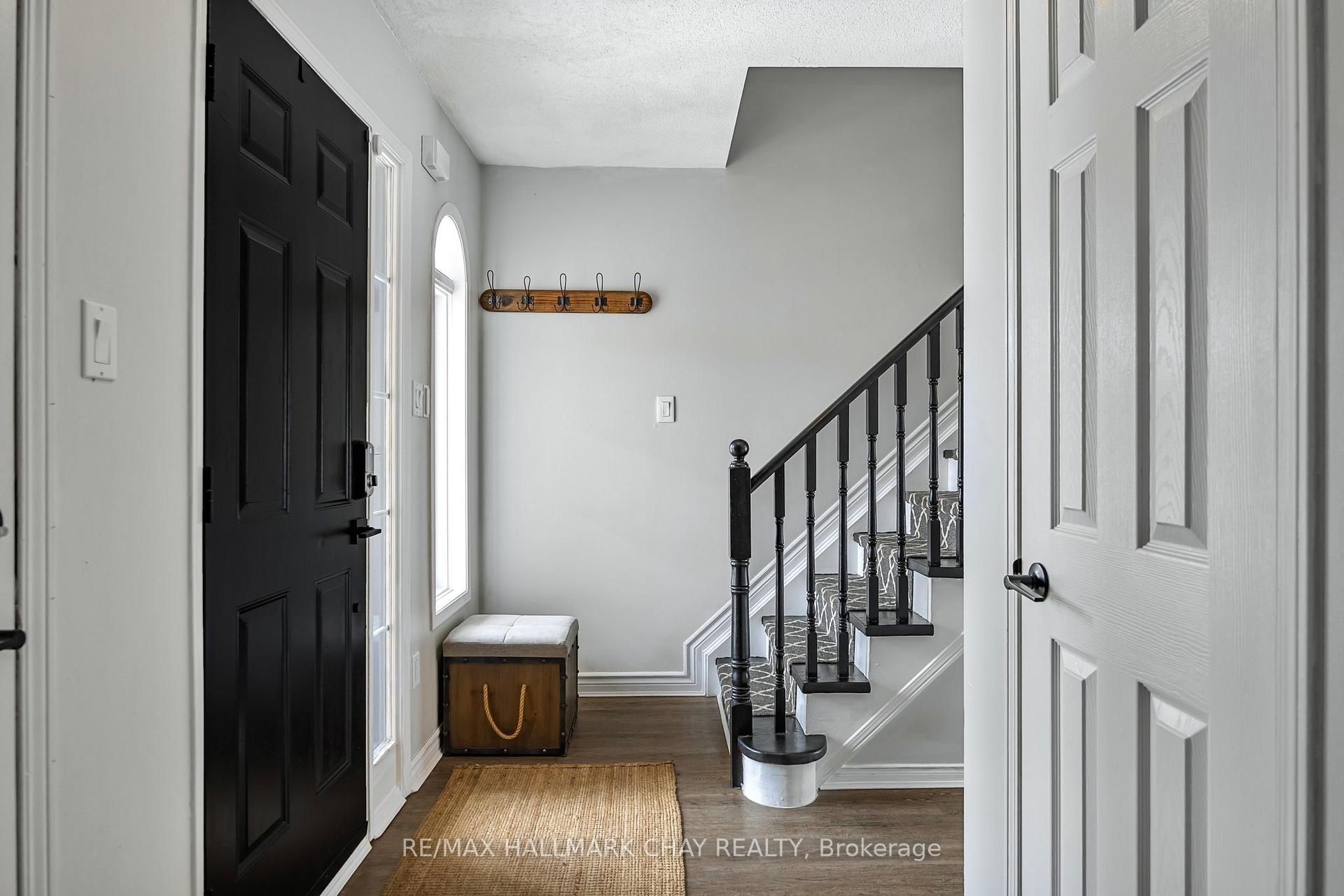 Photo 27 of 20 Basswood Drive, Barrie, Holly — HOMEH