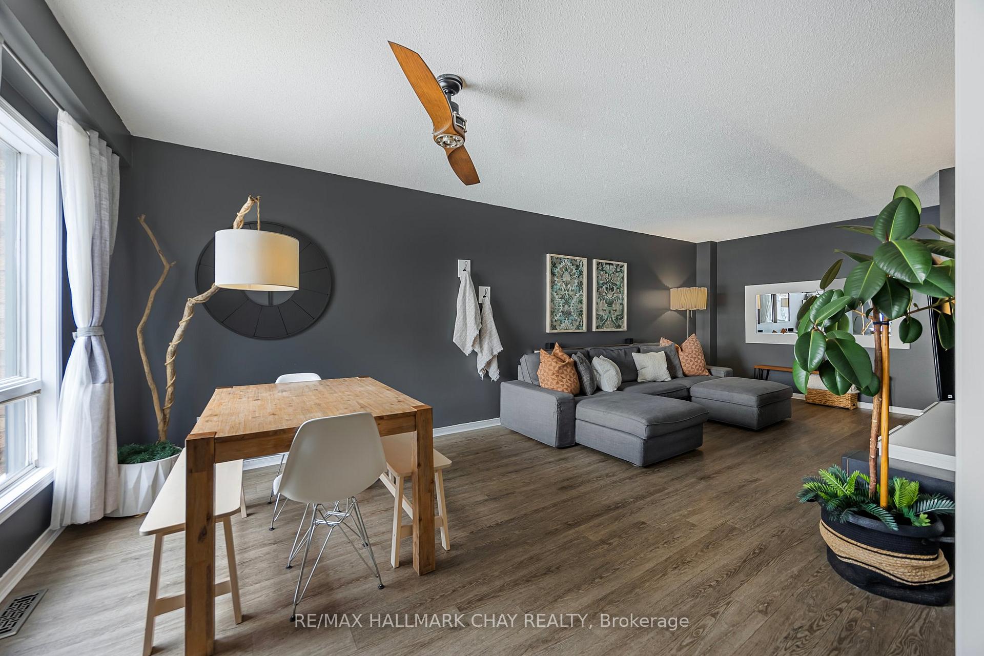 Photo 7 of 20 Basswood Drive, Barrie, Holly — HOMEH