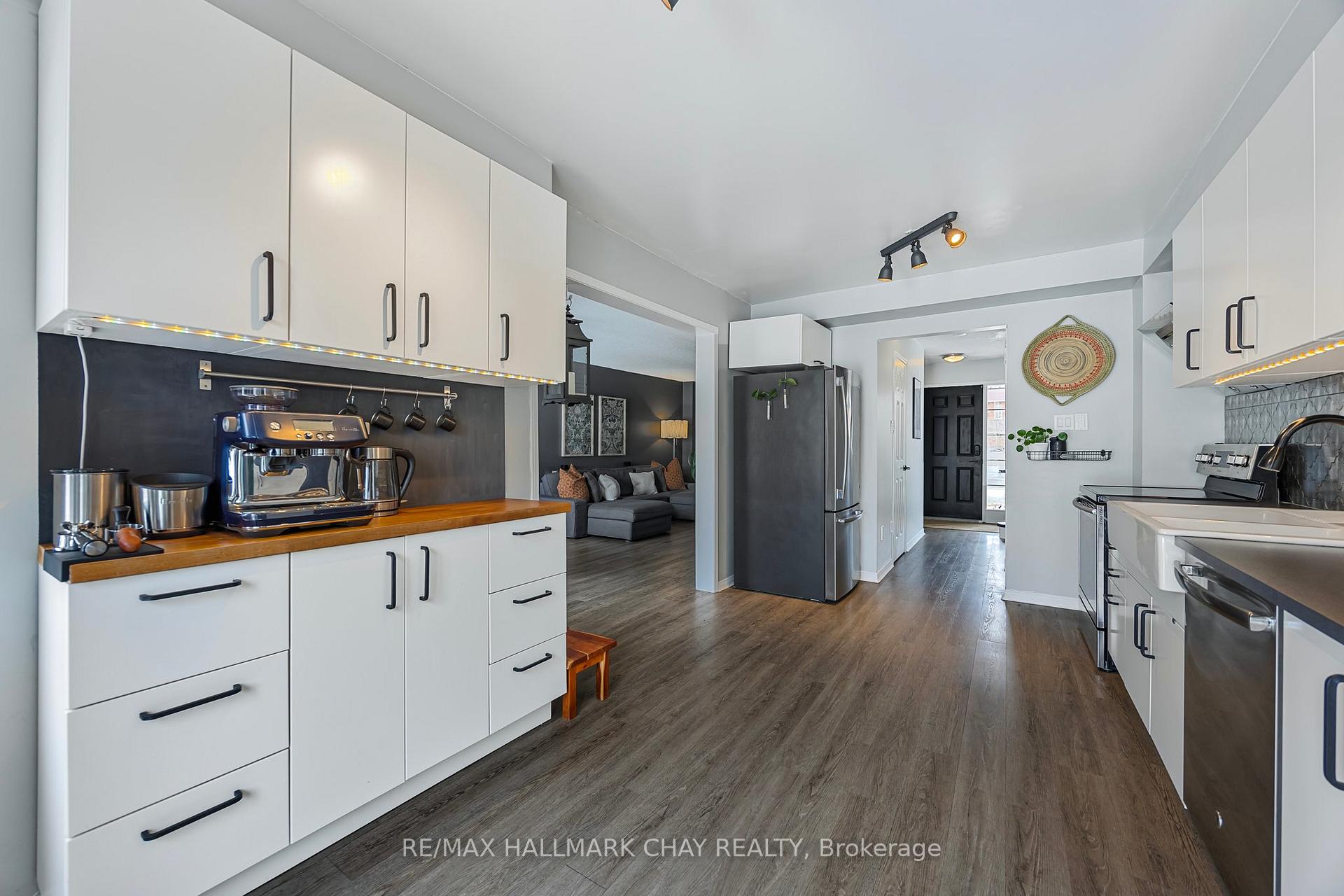 Photo 37 of 20 Basswood Drive, Barrie, Holly — HOMEH