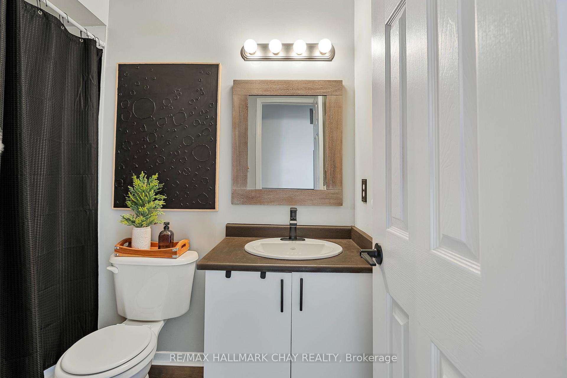 Photo 18 of 20 Basswood Drive, Barrie, Holly — HOMEH