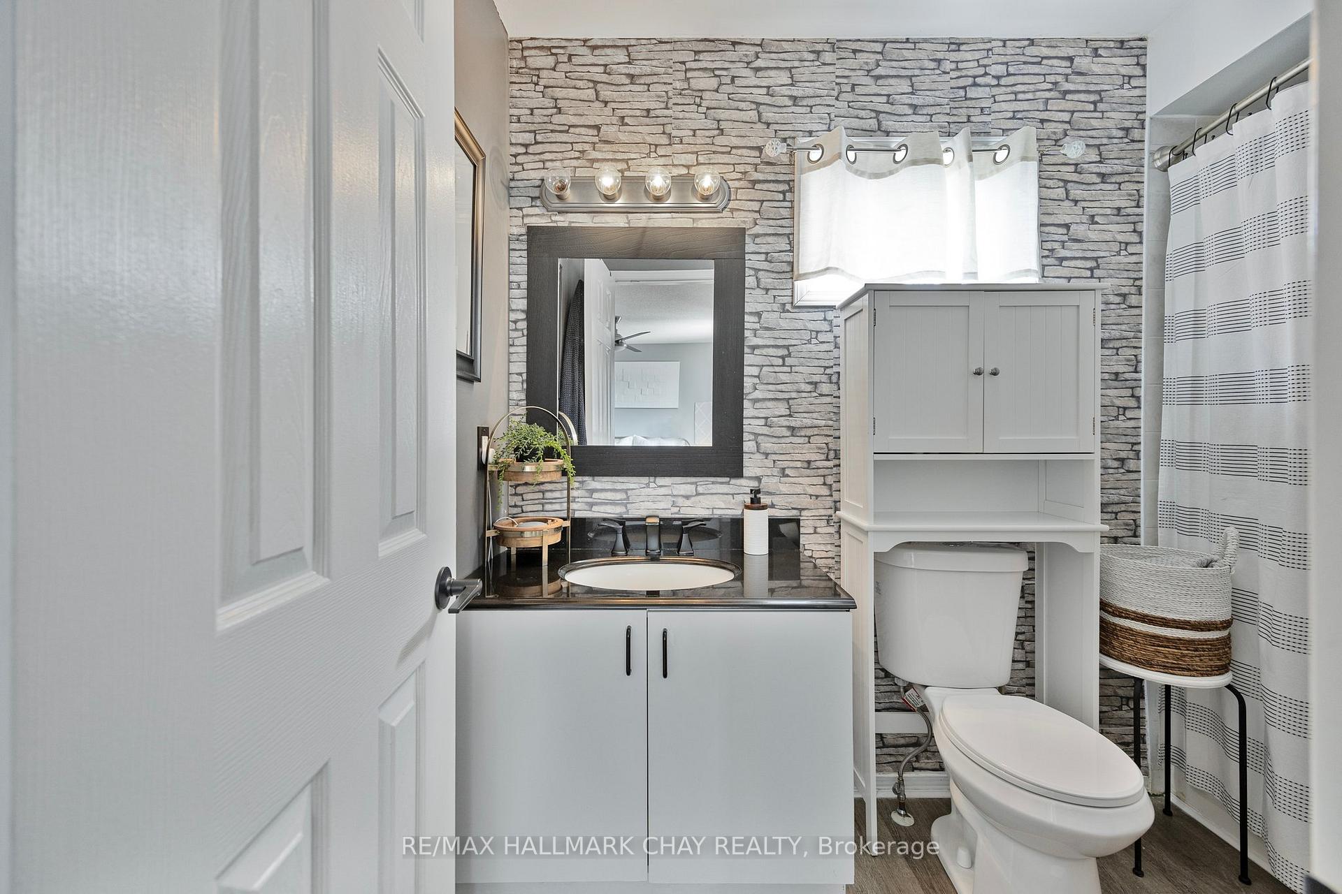 Photo 41 of 20 Basswood Drive, Barrie, Holly — HOMEH
