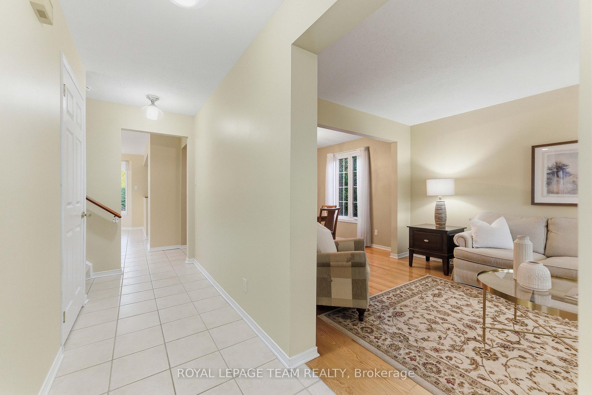 Photo 5 of 54 Pickwick Drive, Ottawa, Barrhaven - Cedargrove/Fraserdale — HOMEH