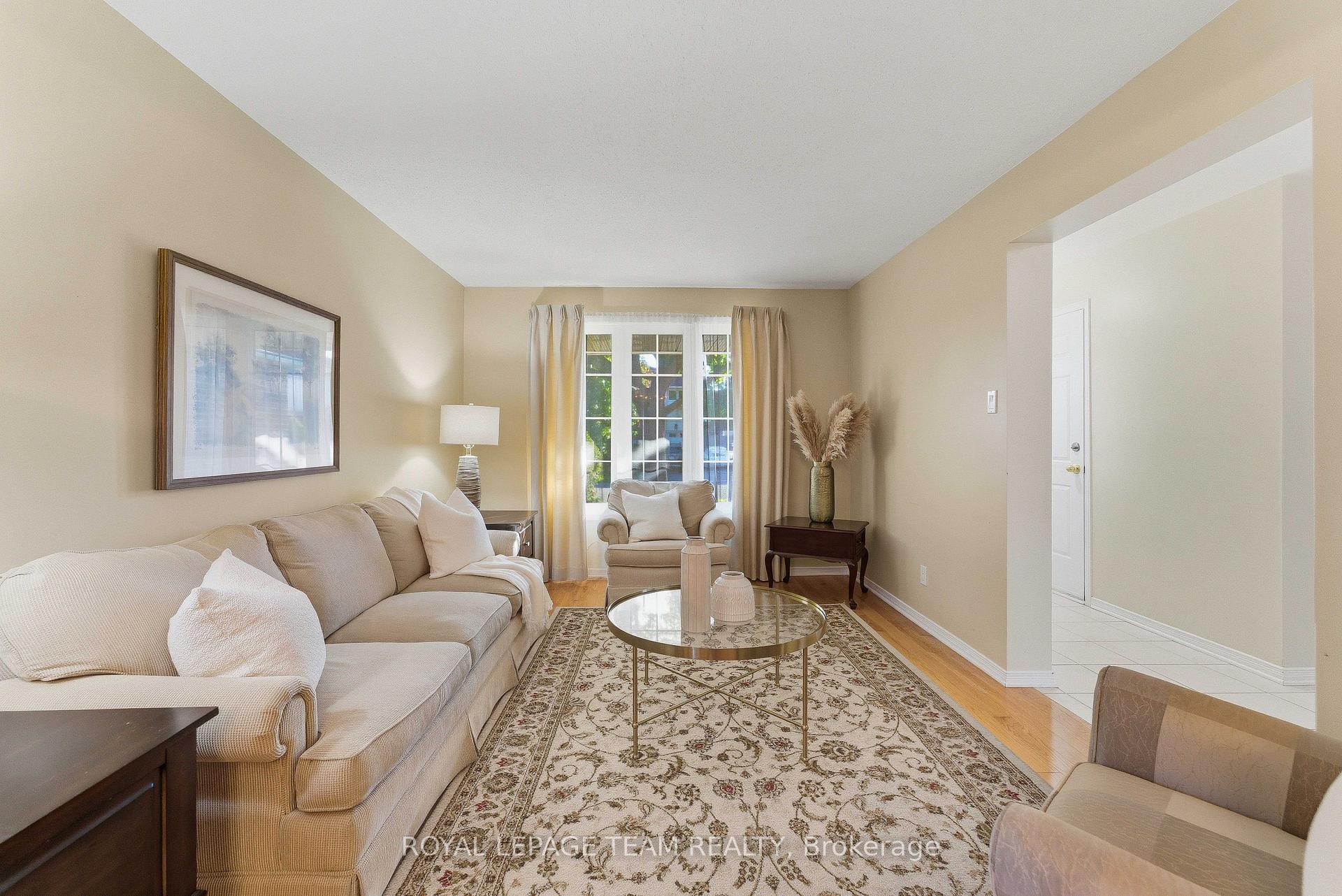 Photo 15 of 54 Pickwick Drive, Ottawa, Barrhaven - Cedargrove/Fraserdale — HOMEH