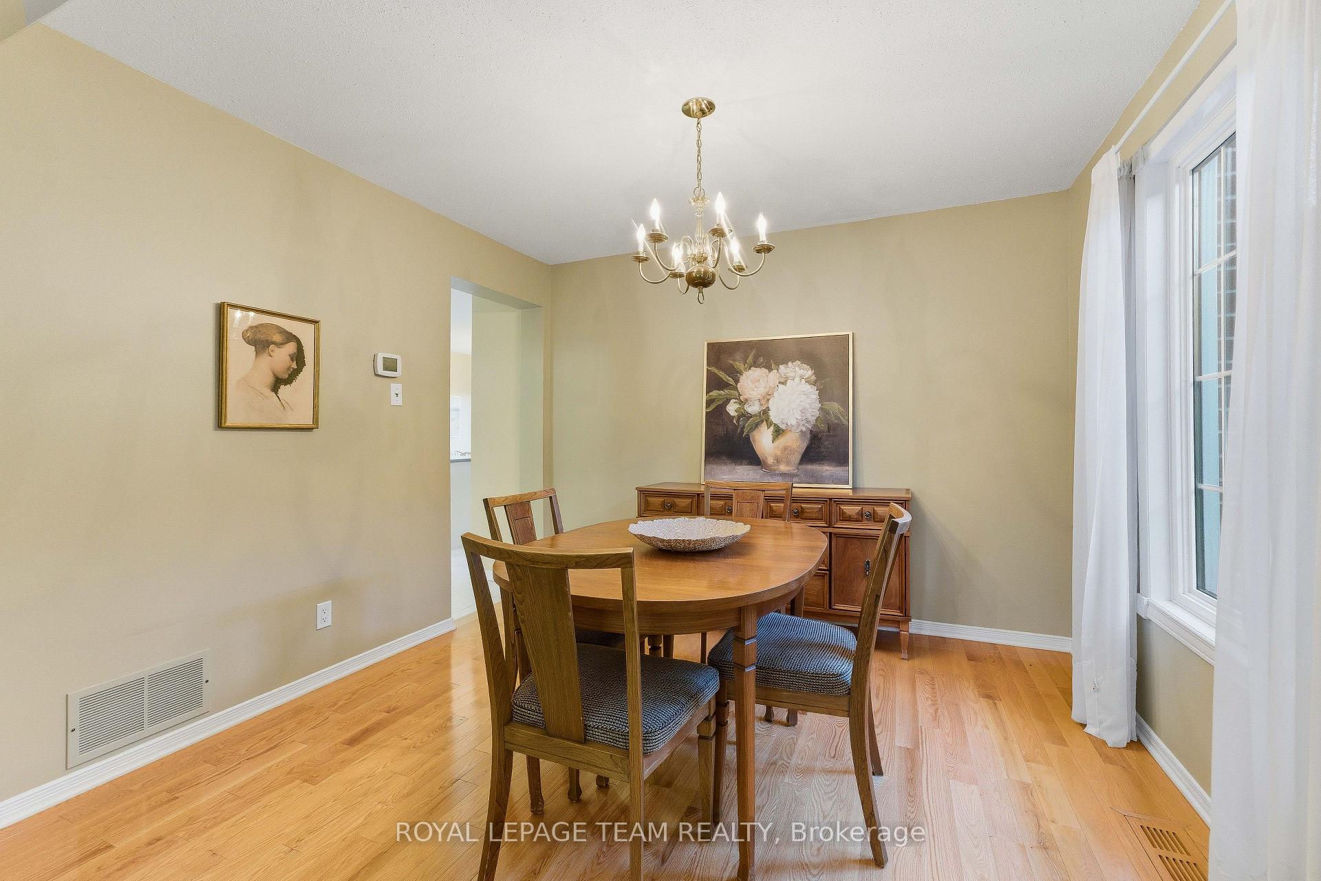 Photo 14 of 54 Pickwick Drive, Ottawa, Barrhaven - Cedargrove/Fraserdale — HOMEH