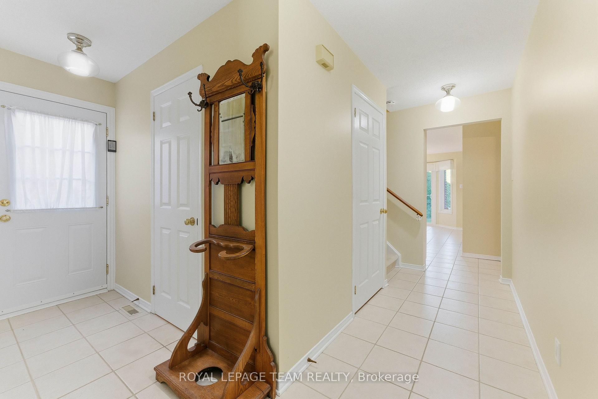 Photo 7 of 54 Pickwick Drive, Ottawa, Barrhaven - Cedargrove/Fraserdale — HOMEH