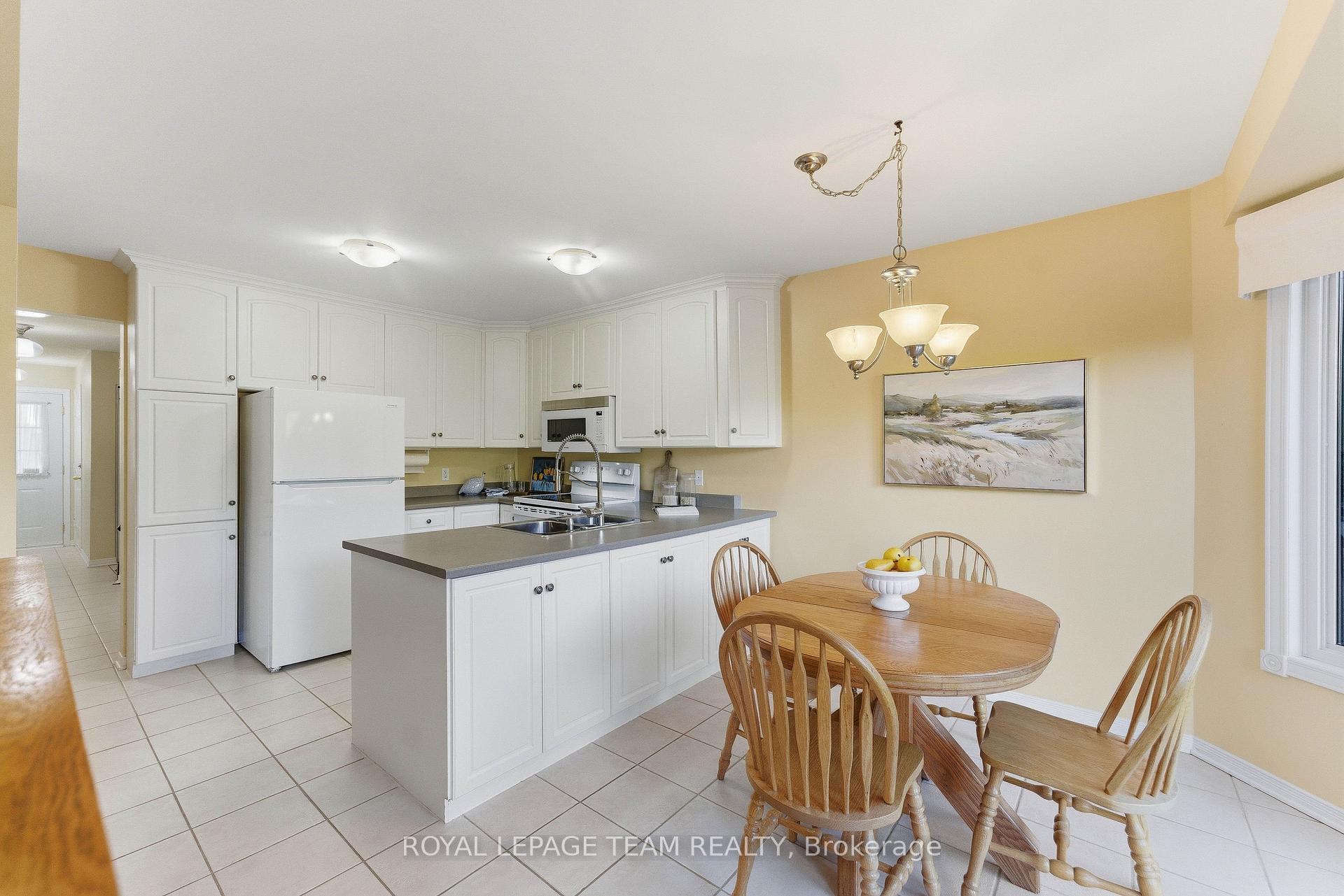 Photo 9 of 54 Pickwick Drive, Ottawa, Barrhaven - Cedargrove/Fraserdale — HOMEH