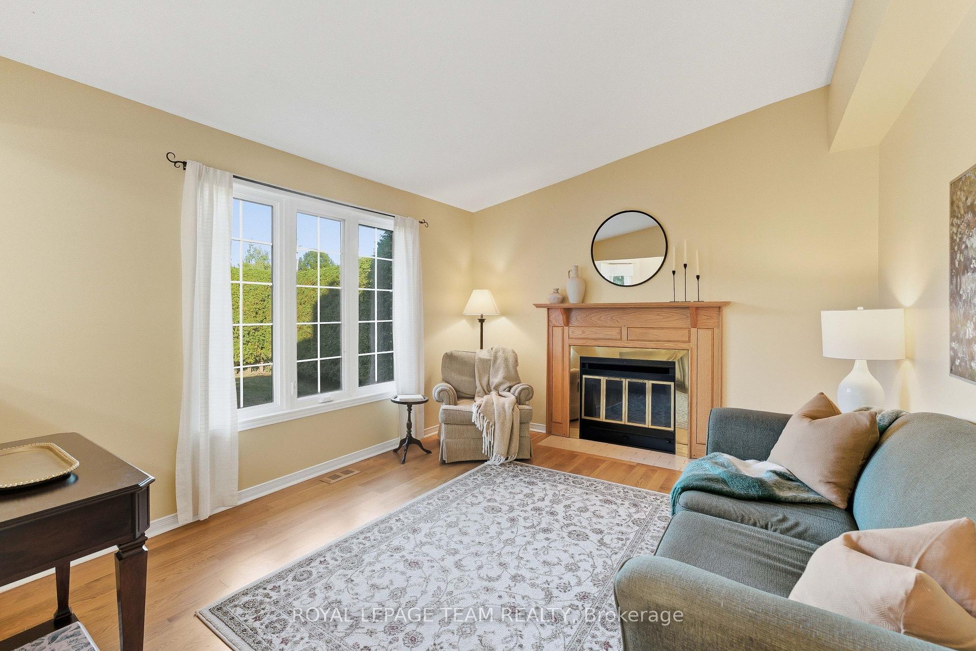 Photo 12 of 54 Pickwick Drive, Ottawa, Barrhaven - Cedargrove/Fraserdale — HOMEH