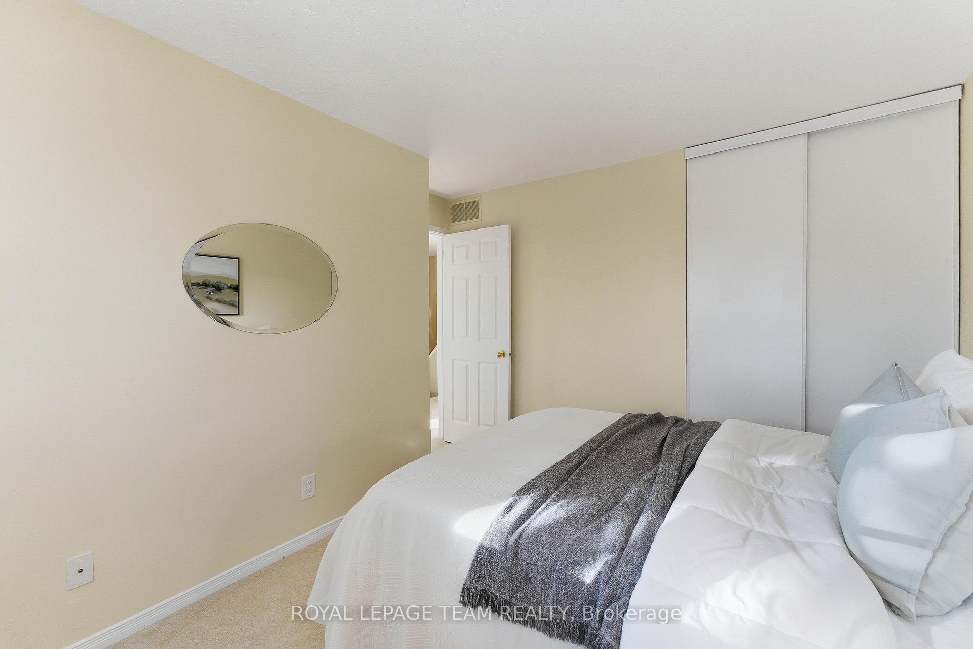Photo 28 of 54 Pickwick Drive, Ottawa, Barrhaven - Cedargrove/Fraserdale — HOMEH