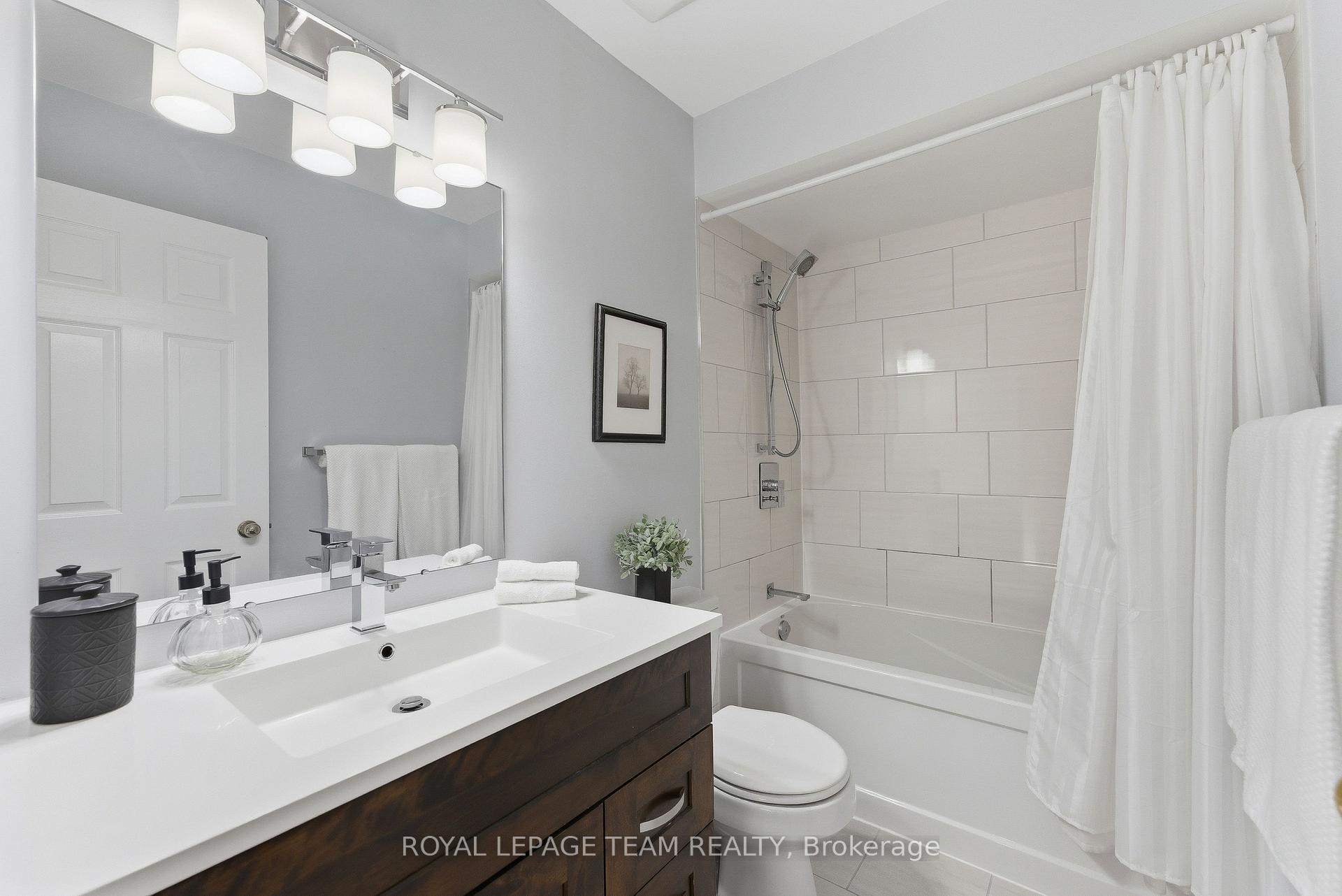 Photo 22 of 54 Pickwick Drive, Ottawa, Barrhaven - Cedargrove/Fraserdale — HOMEH