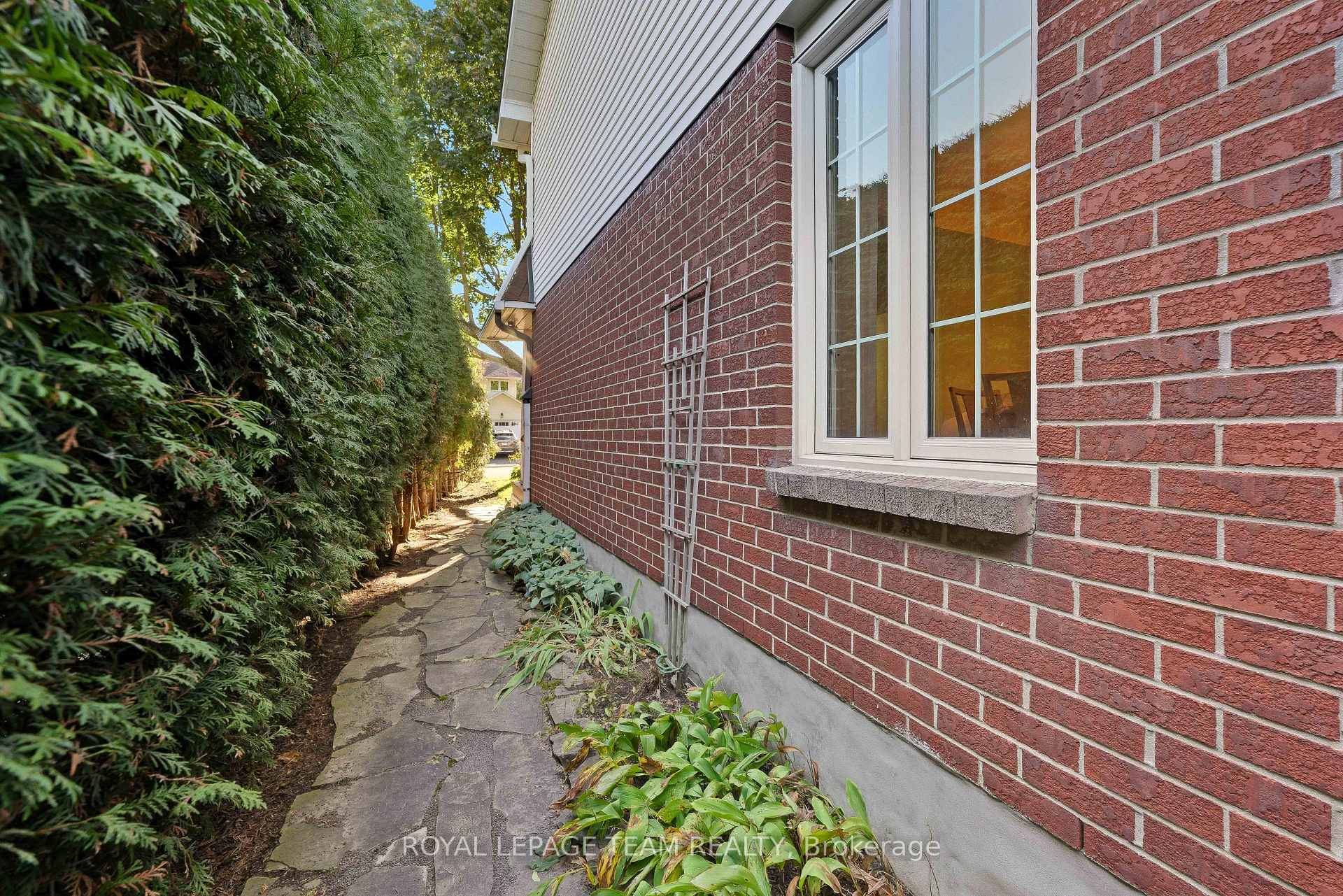 Photo 19 of 54 Pickwick Drive, Ottawa, Barrhaven - Cedargrove/Fraserdale — HOMEH