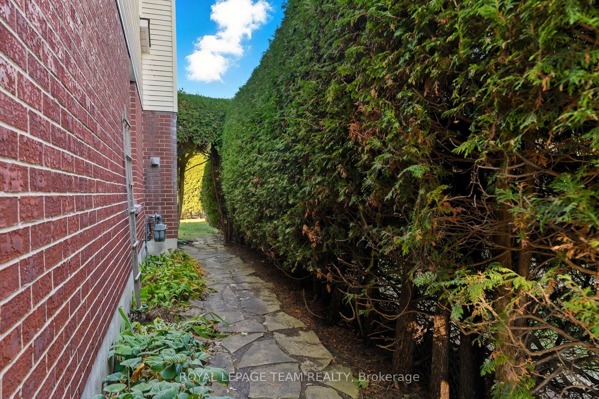 Photo 34 of 54 Pickwick Drive, Ottawa, Barrhaven - Cedargrove/Fraserdale — HOMEH
