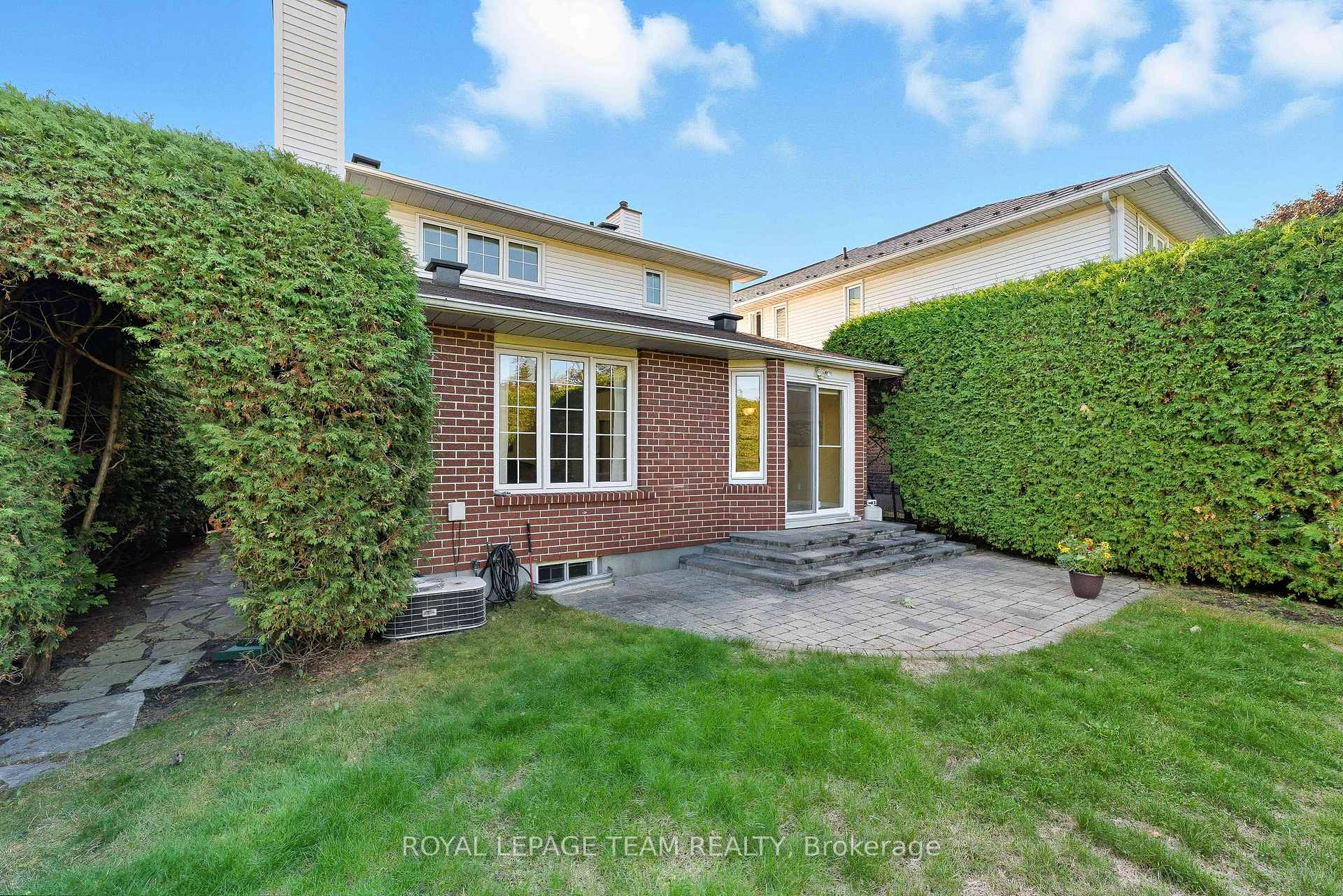 Photo 36 of 54 Pickwick Drive, Ottawa, Barrhaven - Cedargrove/Fraserdale — HOMEH