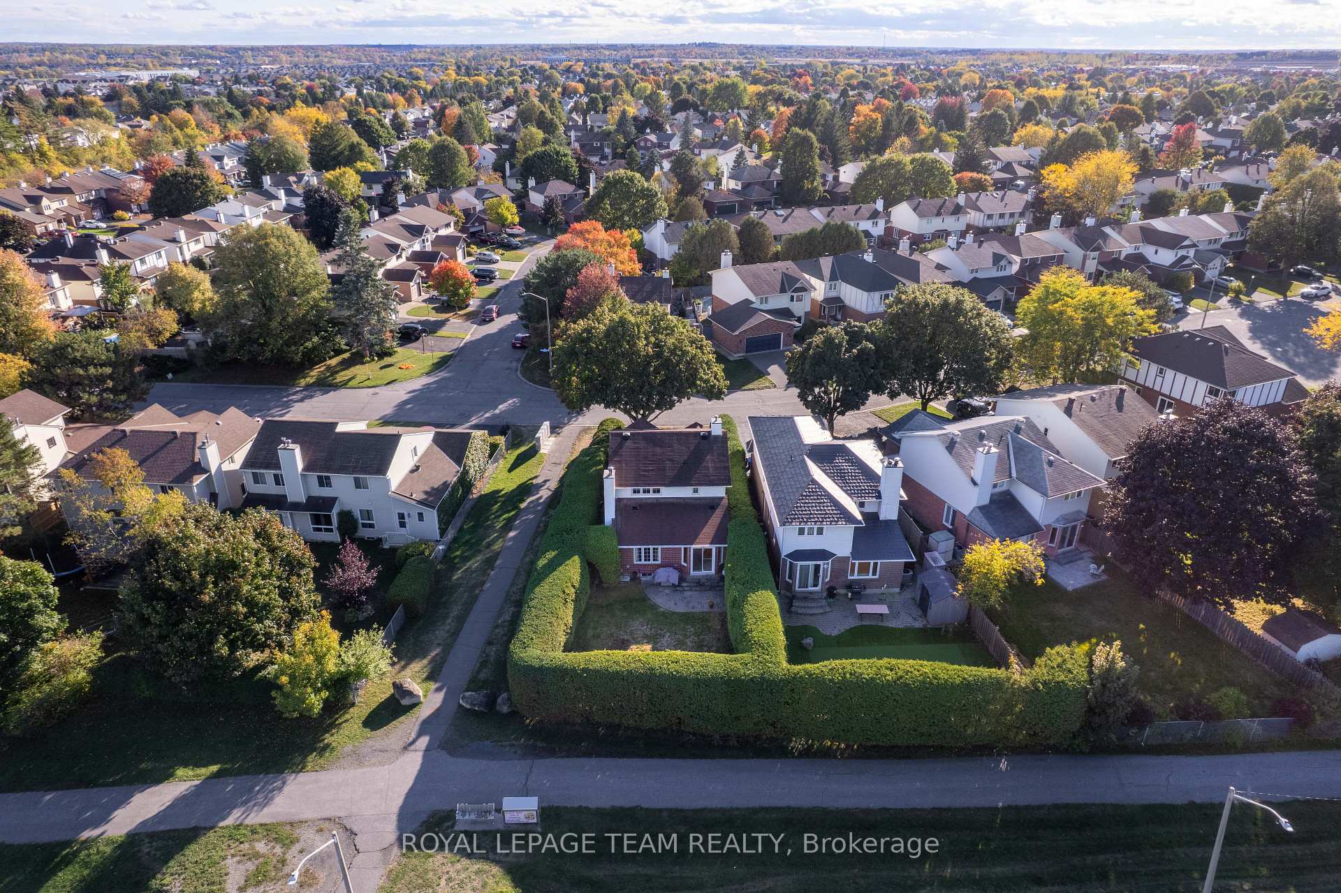 Photo 39 of 54 Pickwick Drive, Ottawa, Barrhaven - Cedargrove/Fraserdale — HOMEH