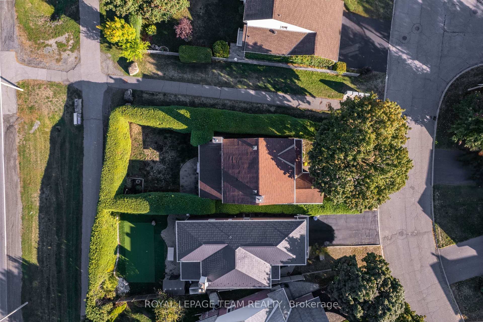 Photo 38 of 54 Pickwick Drive, Ottawa, Barrhaven - Cedargrove/Fraserdale — HOMEH