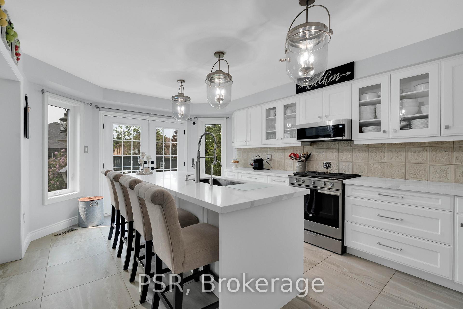 Photo 3 of 11 Tanzini Drive, Caledon, Bolton East — HOMEH