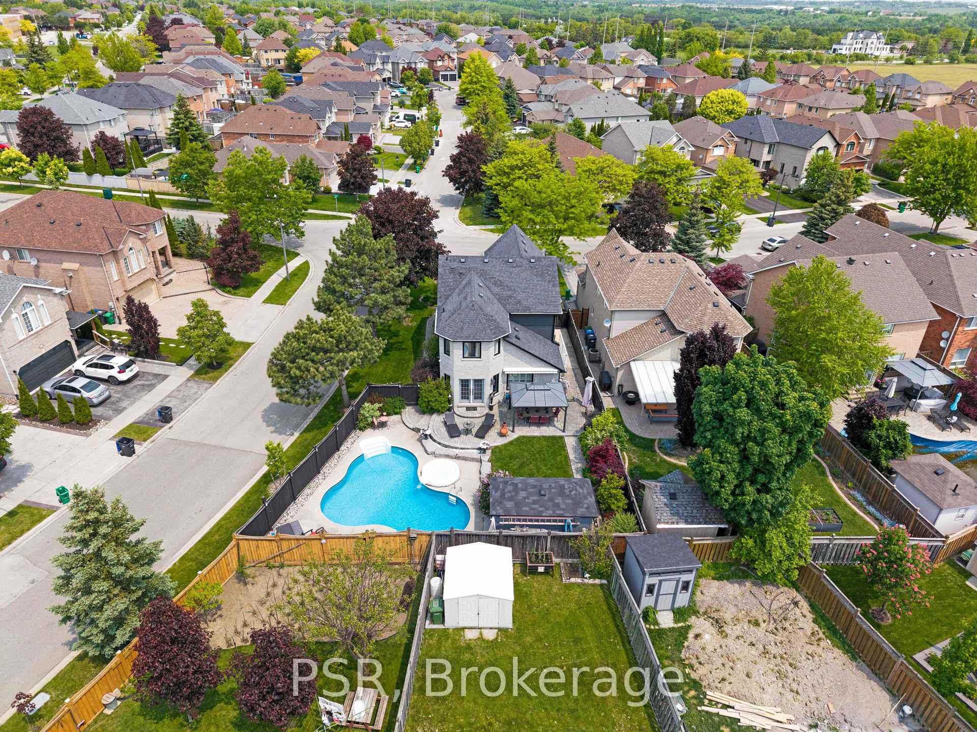 Photo 35 of 11 Tanzini Drive, Caledon, Bolton East — HOMEH