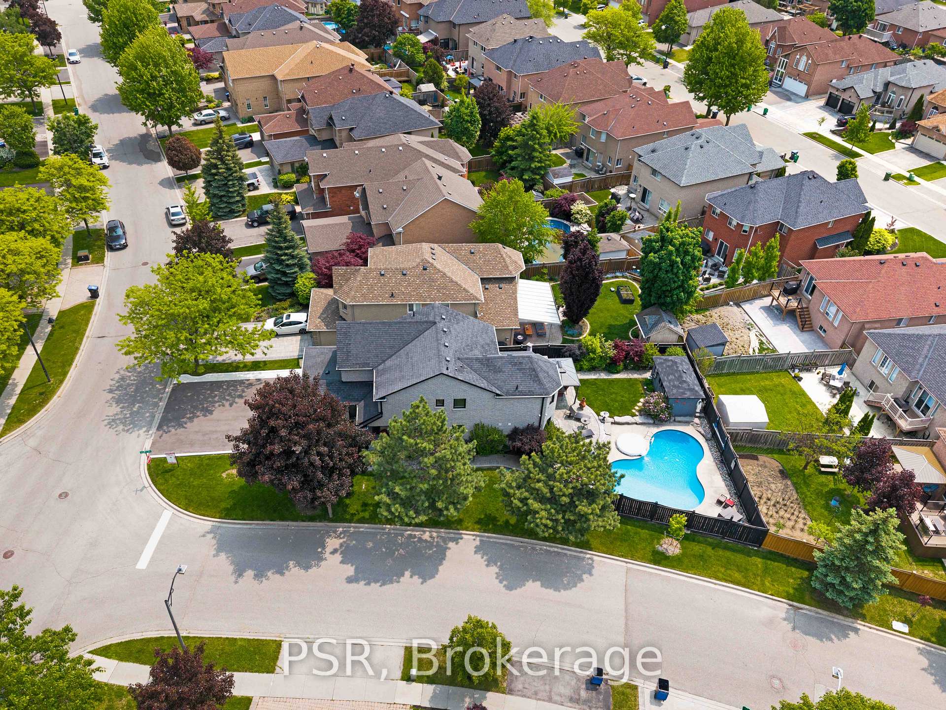 Photo 47 of 11 Tanzini Drive, Caledon, Bolton East — HOMEH