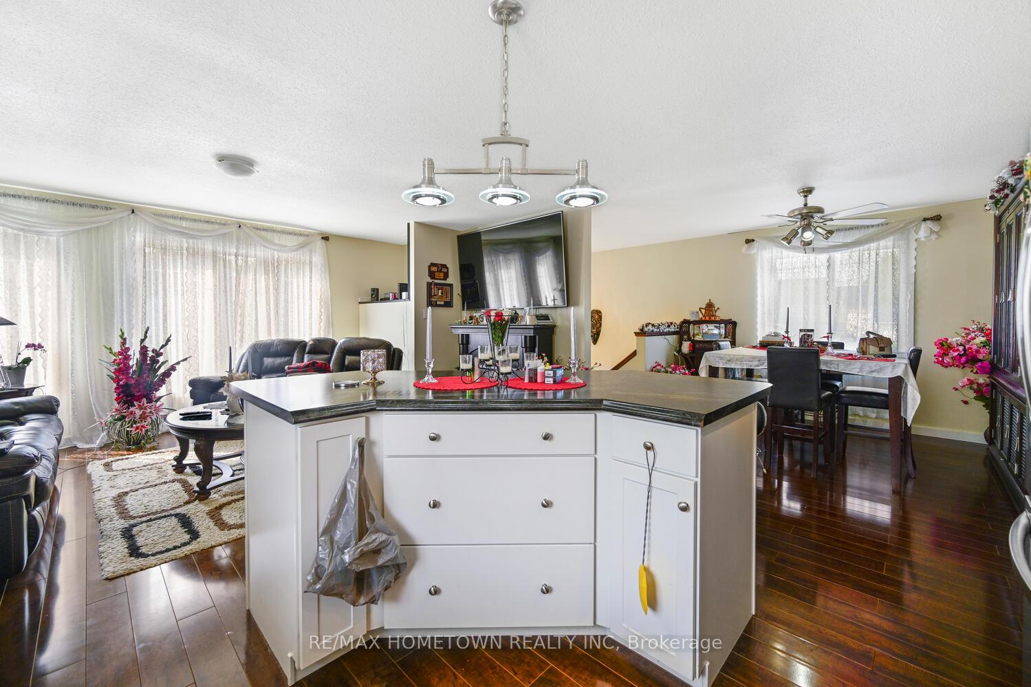 Photo 8 of 182 Wood Street E, Prescott — HOMEH