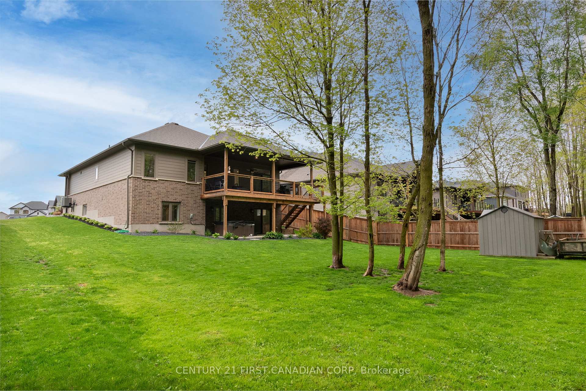 Photo 1 of 52 Kemp Crescent, Strathroy-Caradoc, NE — HOMEH
