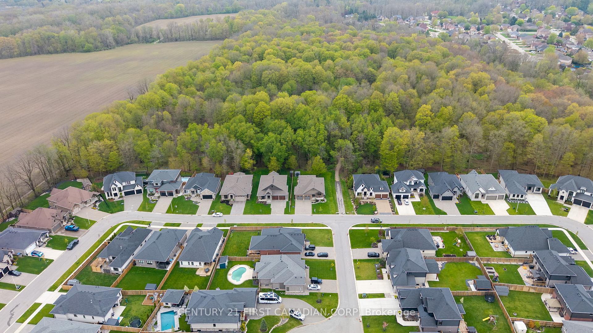 Photo 8 of 52 Kemp Crescent, Strathroy-Caradoc, NE — HOMEH