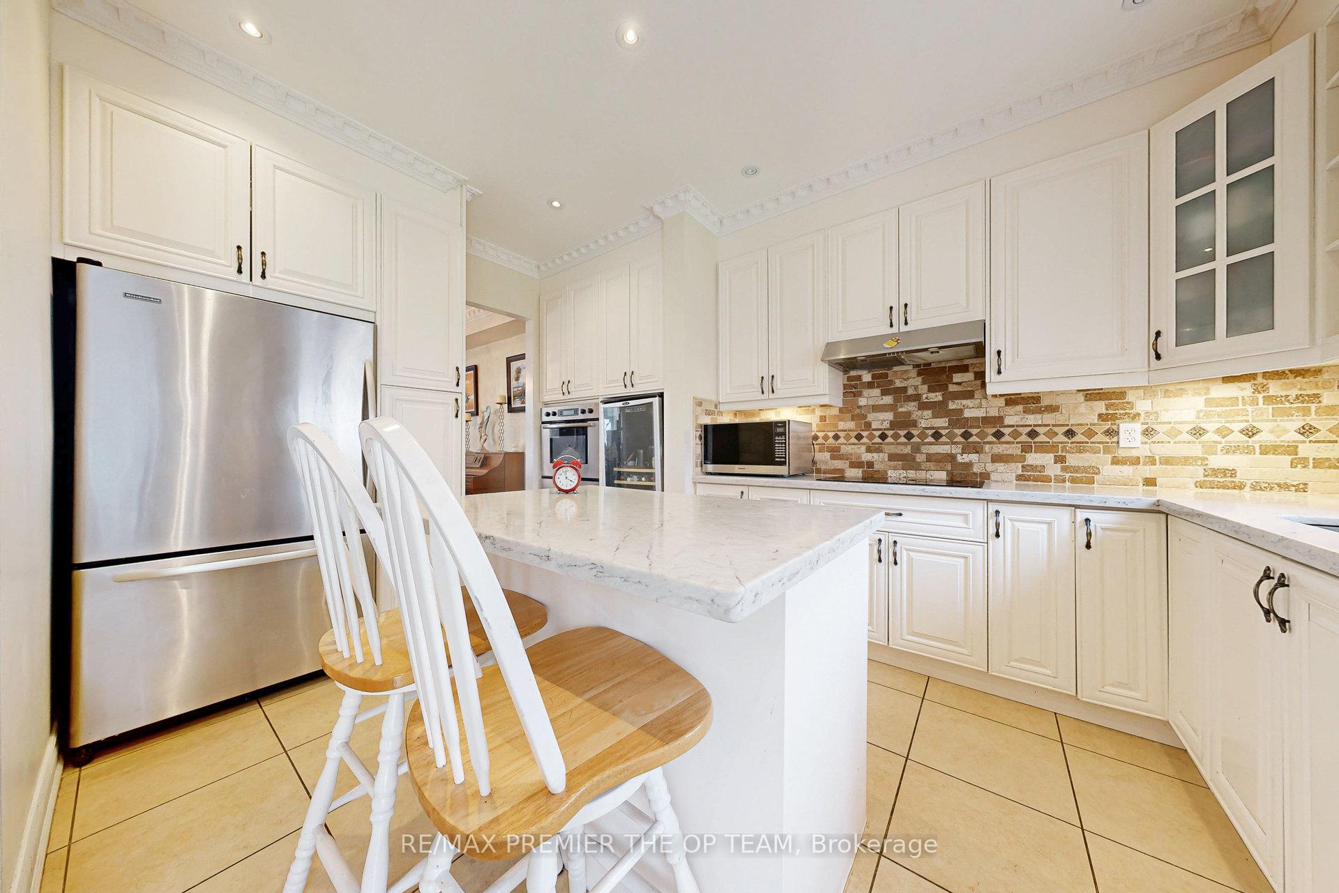 Photo 10 of 59 Rossi Drive, Vaughan, Vellore Village — HOMEH