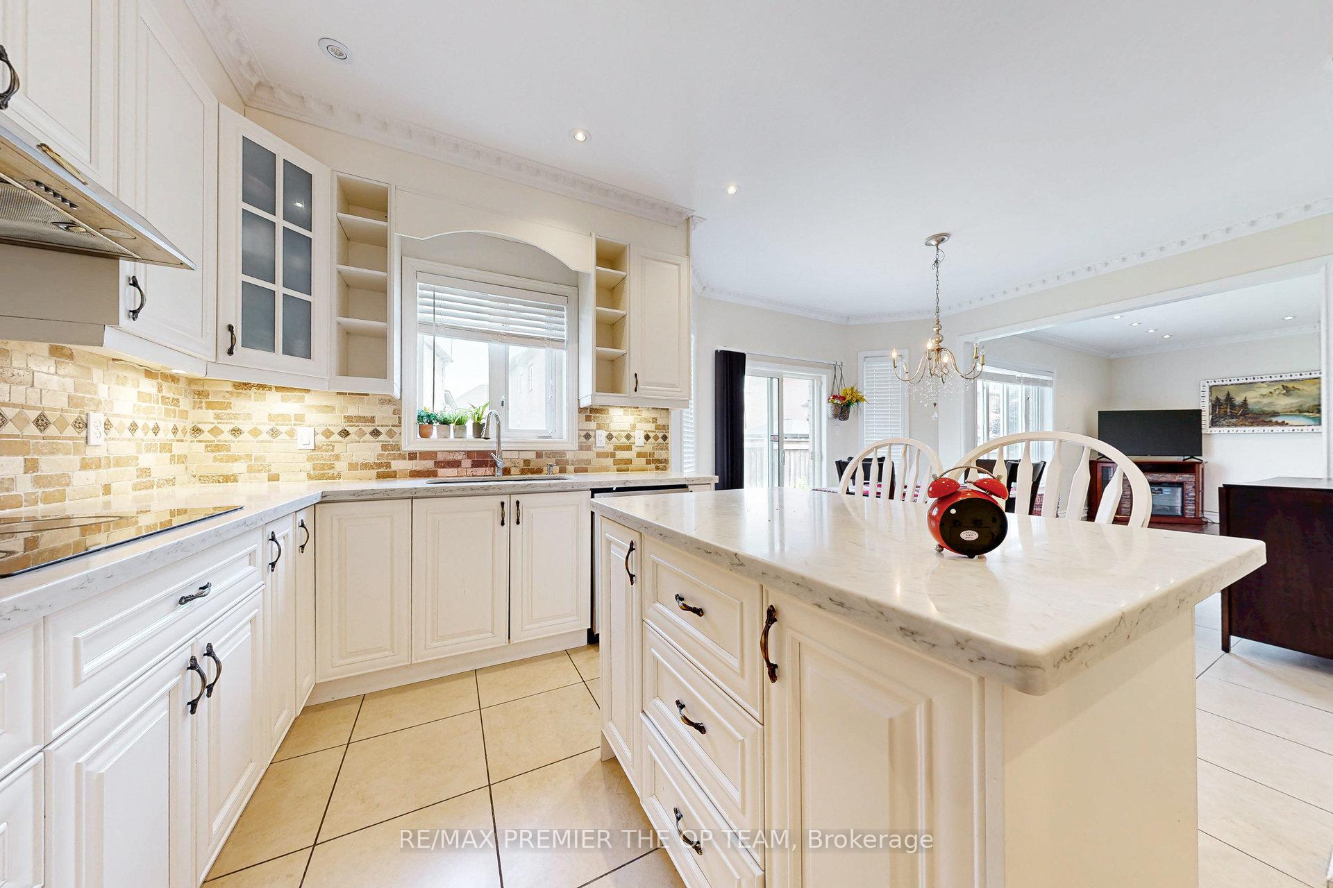 Photo 24 of 59 Rossi Drive, Vaughan, Vellore Village — HOMEH