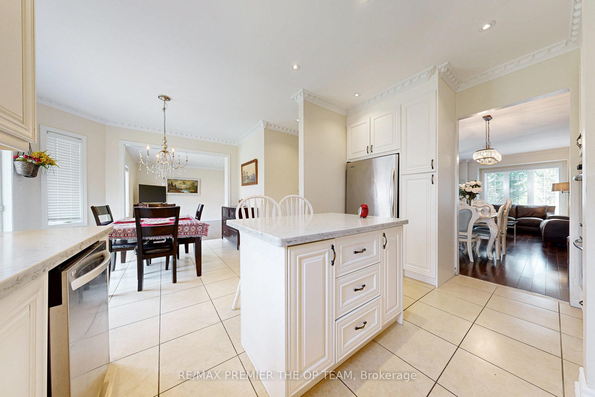 Photo 32 of 59 Rossi Drive, Vaughan, Vellore Village — HOMEH