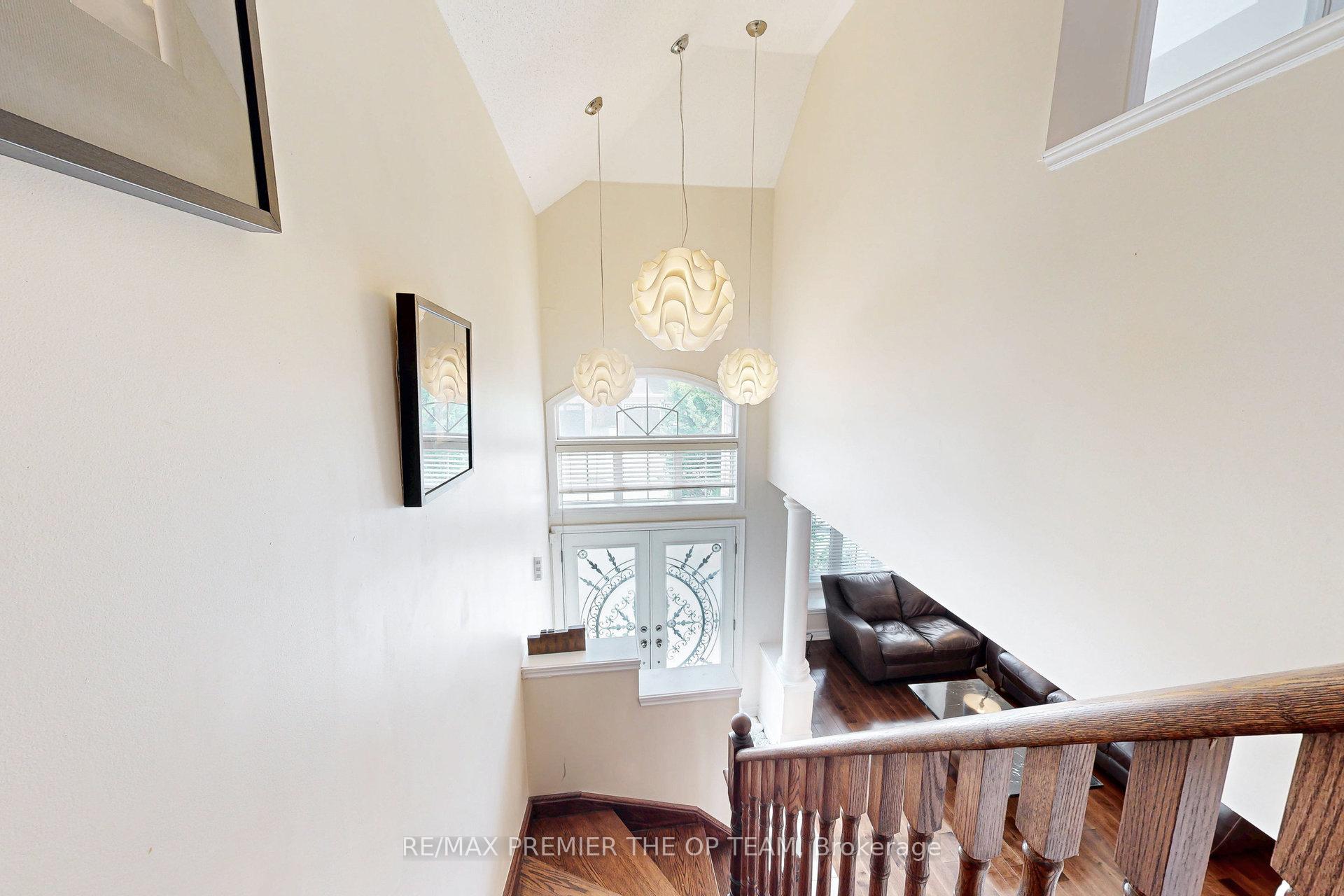 Photo 35 of 59 Rossi Drive, Vaughan, Vellore Village — HOMEH
