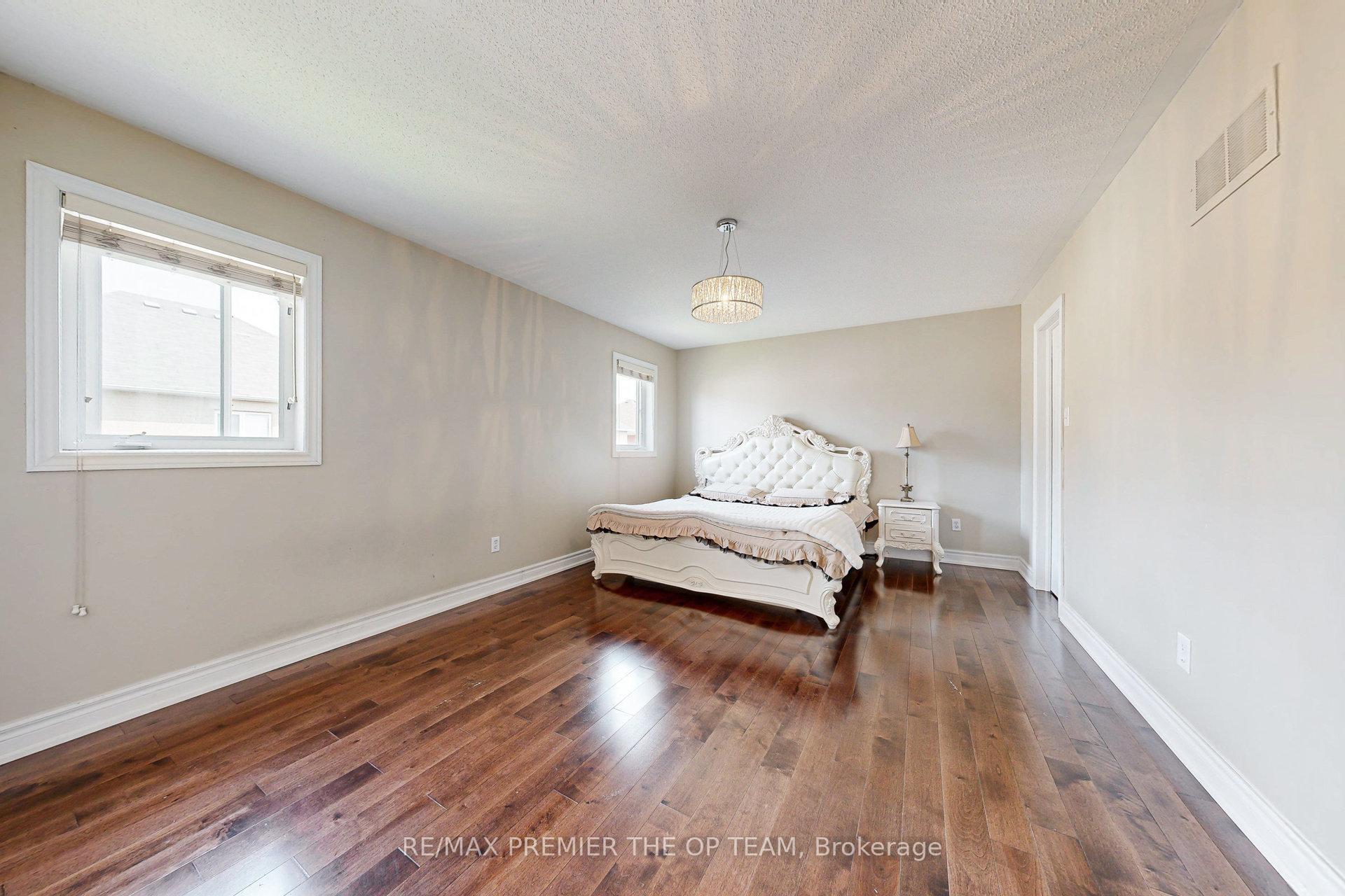 Photo 20 of 59 Rossi Drive, Vaughan, Vellore Village — HOMEH