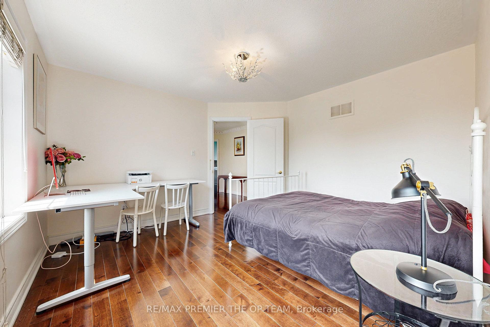 Photo 16 of 59 Rossi Drive, Vaughan, Vellore Village — HOMEH