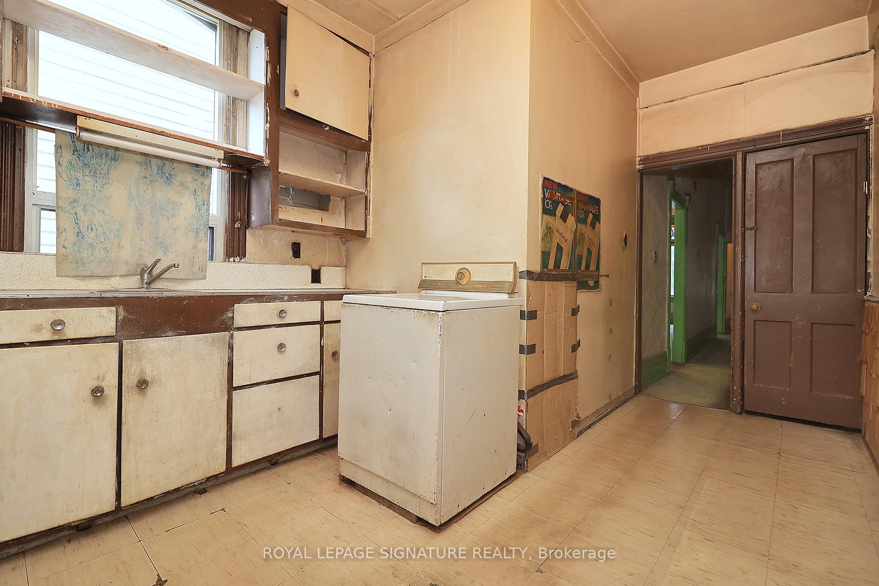 Photo 11 of 360 Logan Avenue, Toronto, South Riverdale — HOMEH