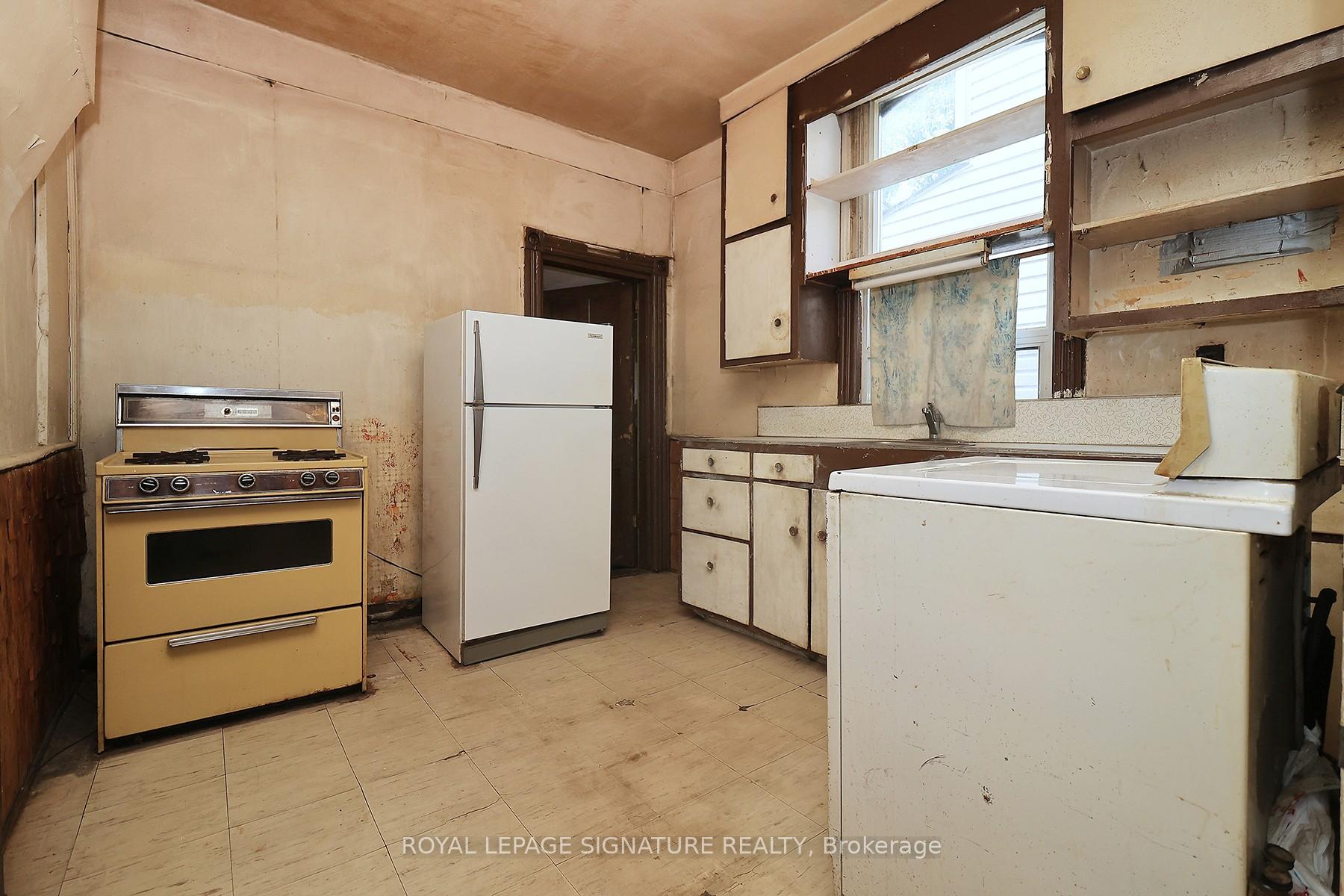 Photo 18 of 360 Logan Avenue, Toronto, South Riverdale — HOMEH