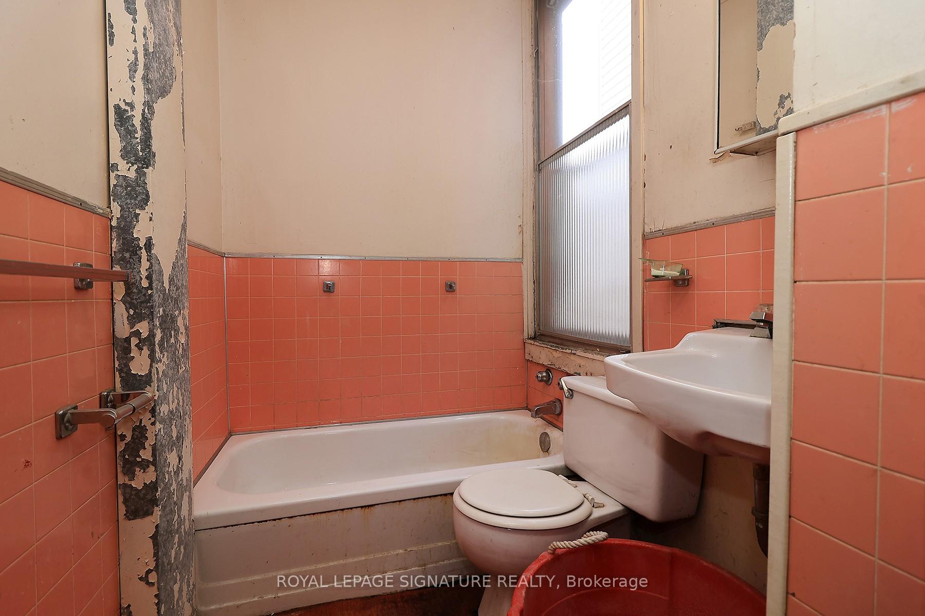 Photo 2 of 360 Logan Avenue, Toronto, South Riverdale — HOMEH
