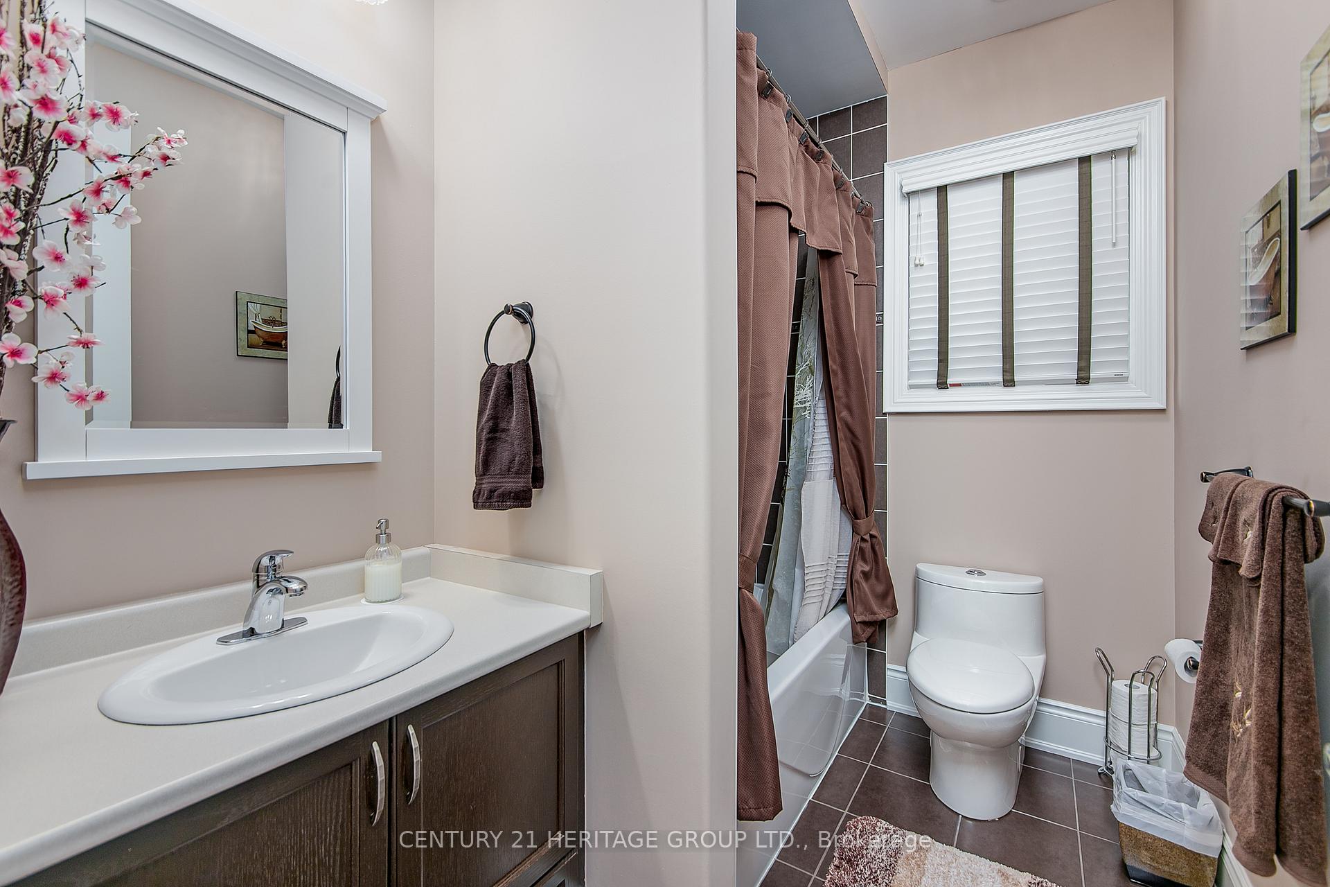 Photo 8 of 205 8 Avenue, New Tecumseth, Alliston — HOMEH